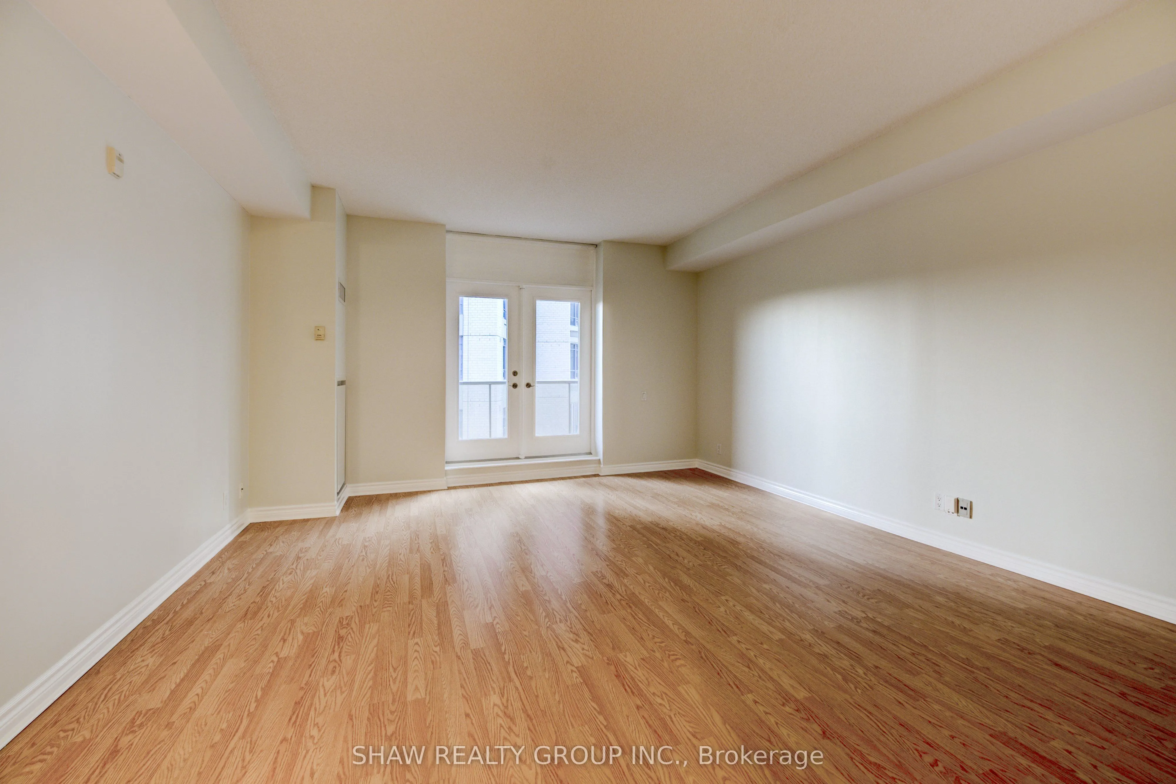 4196 Dundas Street W, #309