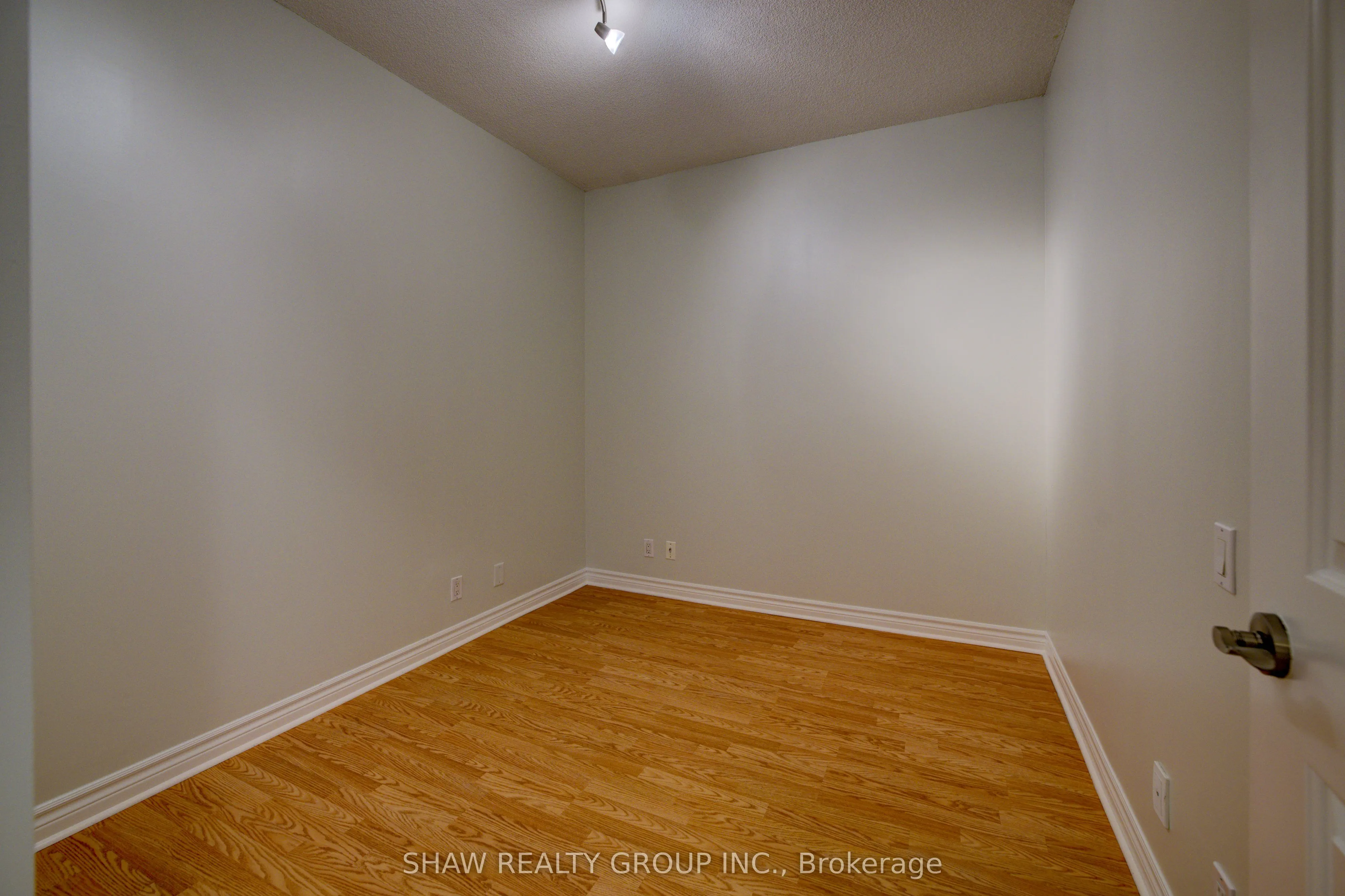 4196 Dundas Street W, #309