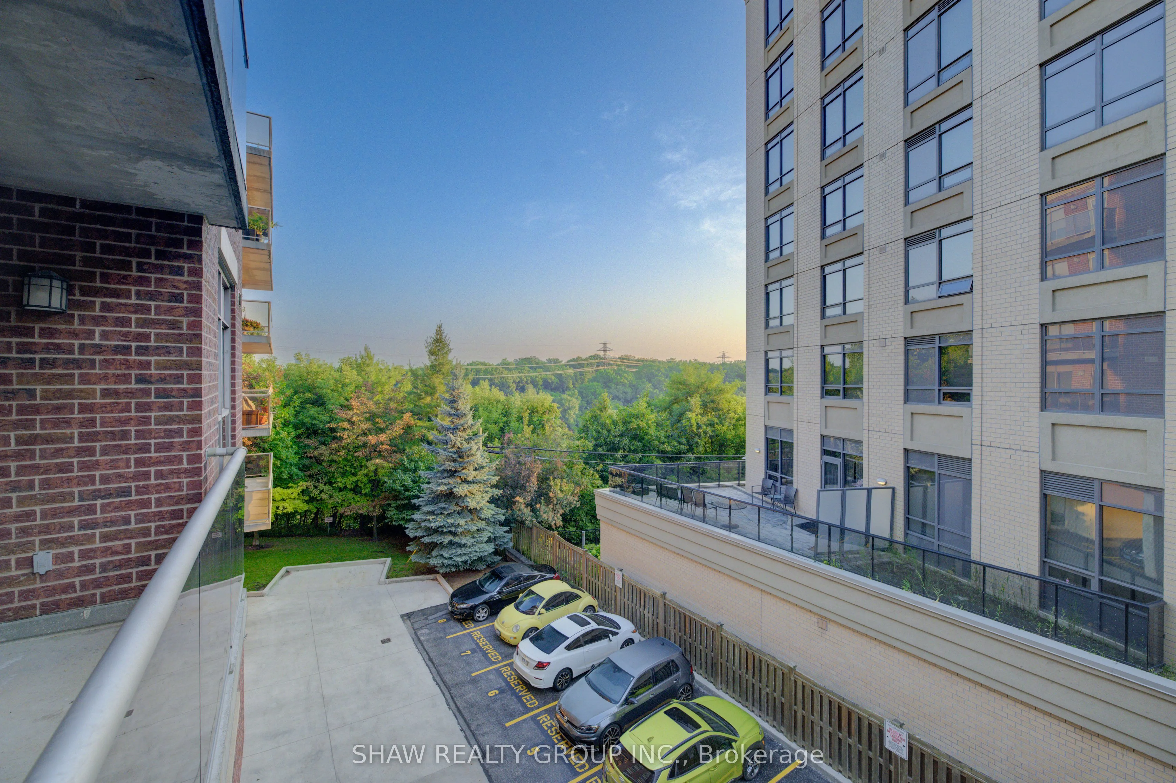 4196 Dundas Street W, #309