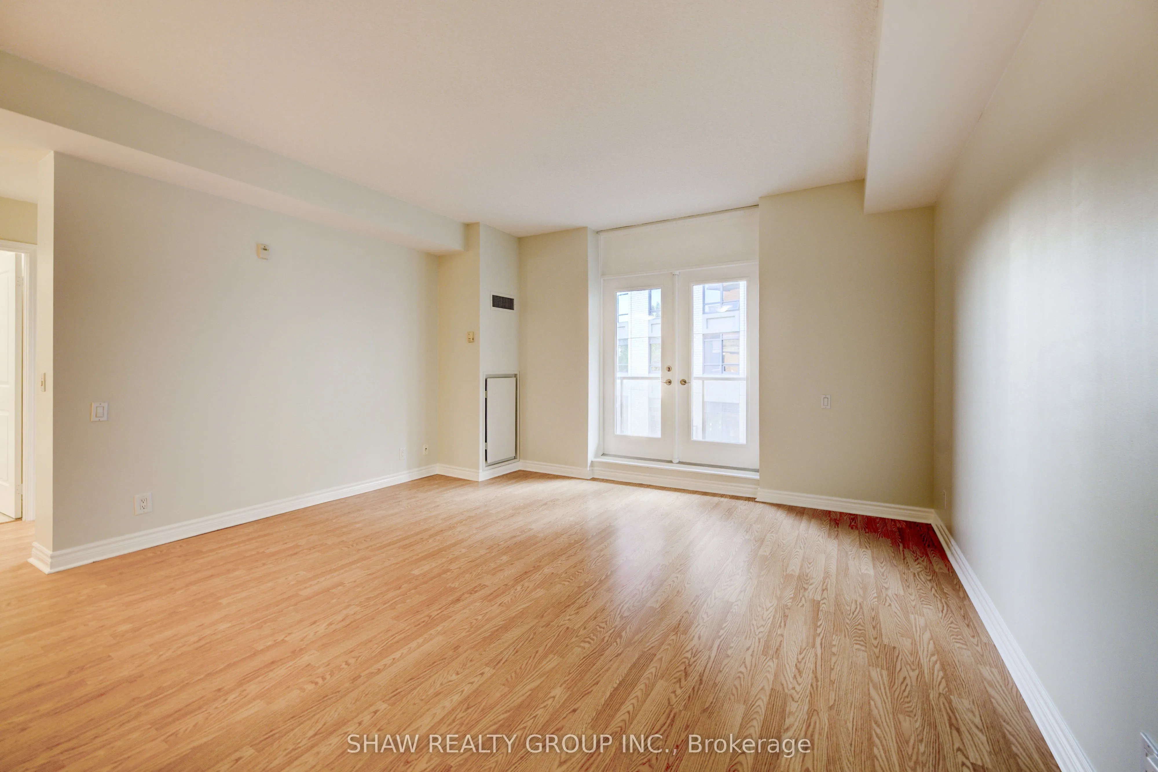 4196 Dundas Street W, #309