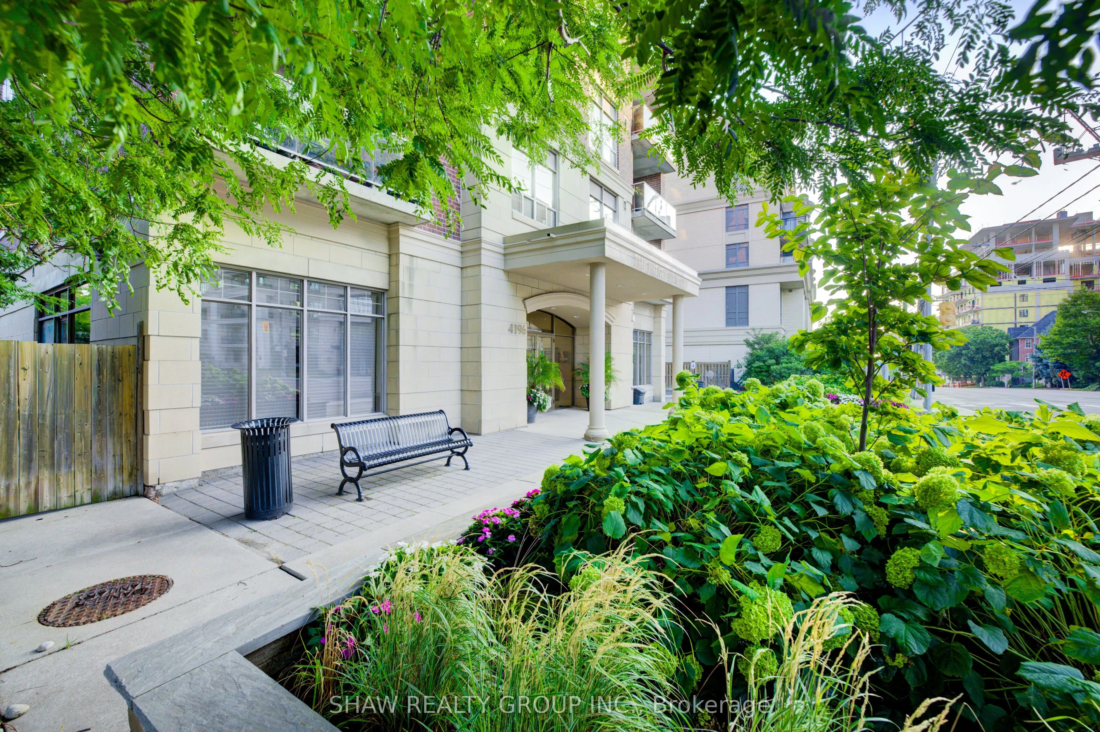 4196 Dundas Street W, #309