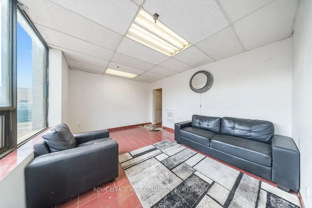 7171 Torbram Road, #C11
