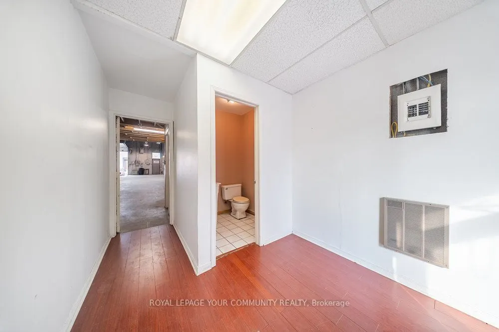 7171 Torbram Road, #C11