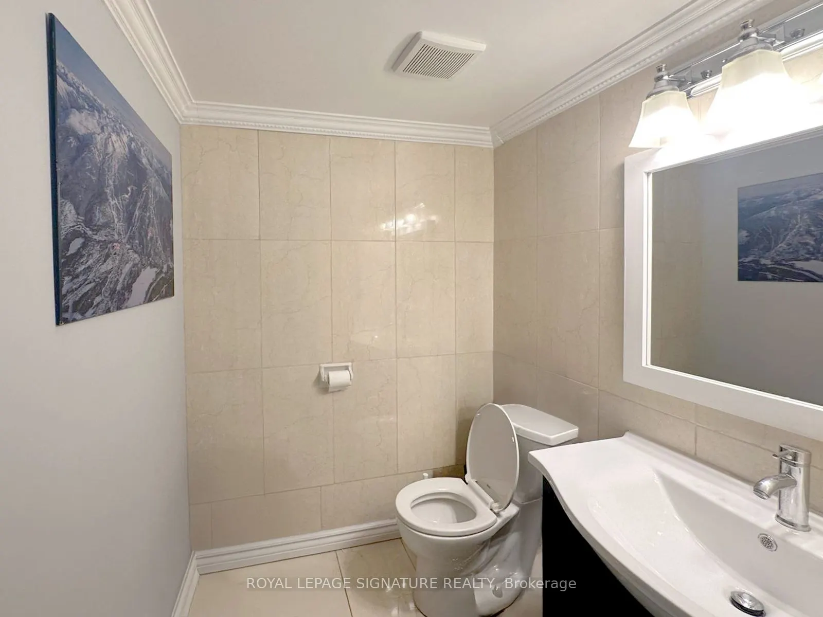2556 Argyle Road, #1104