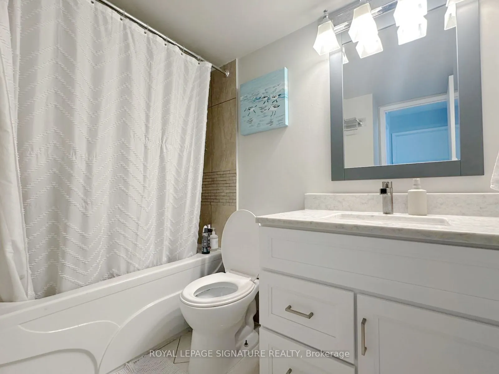 2556 Argyle Road, #1104
