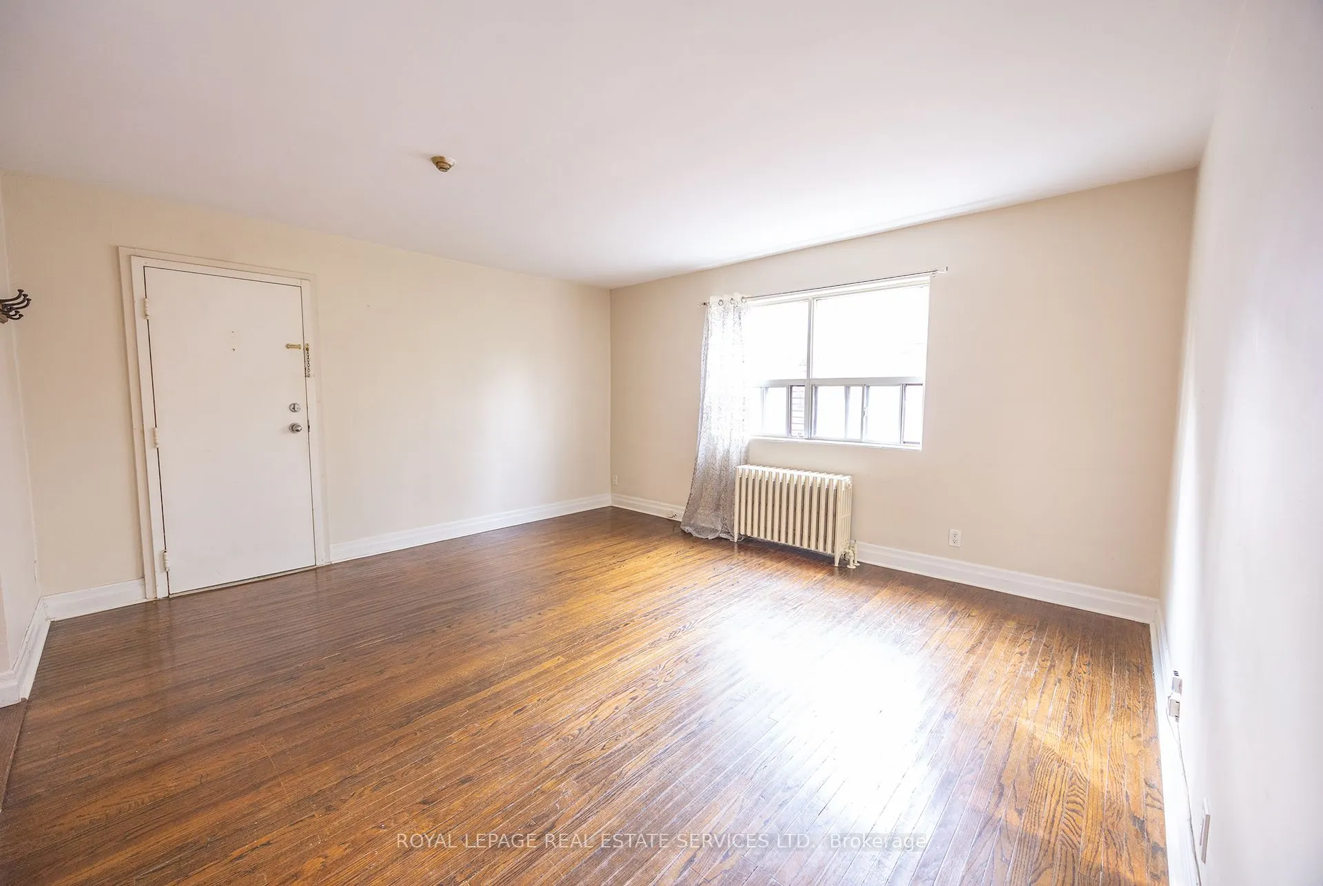 12 Cayuga Avenue, #3