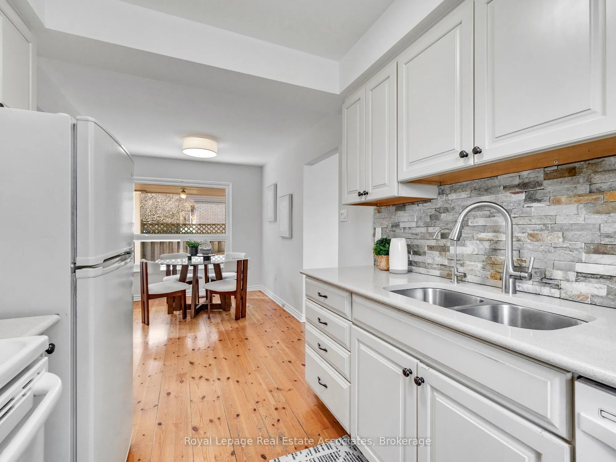 4 Dunray Court