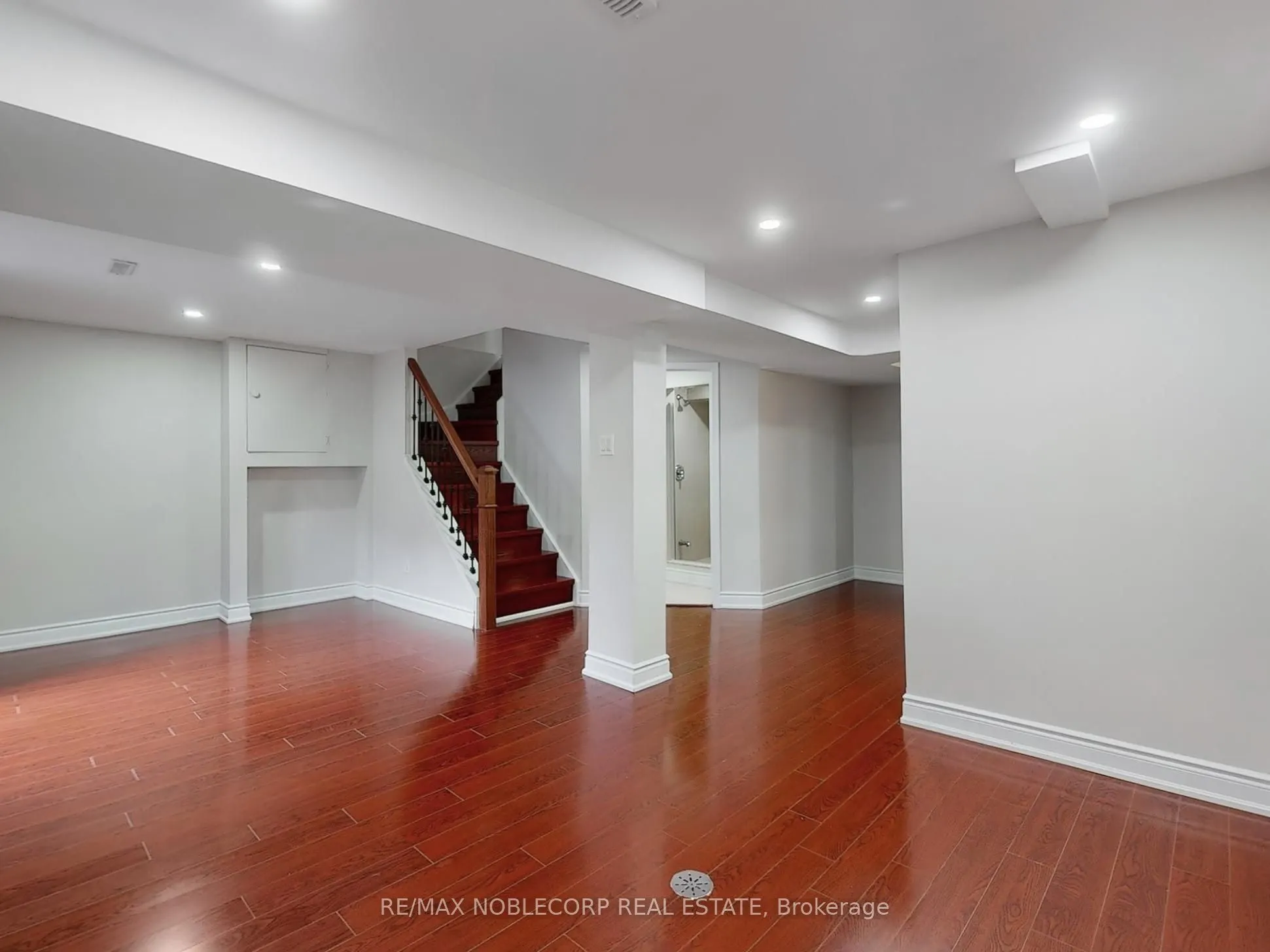892 Sweetwater Crescent