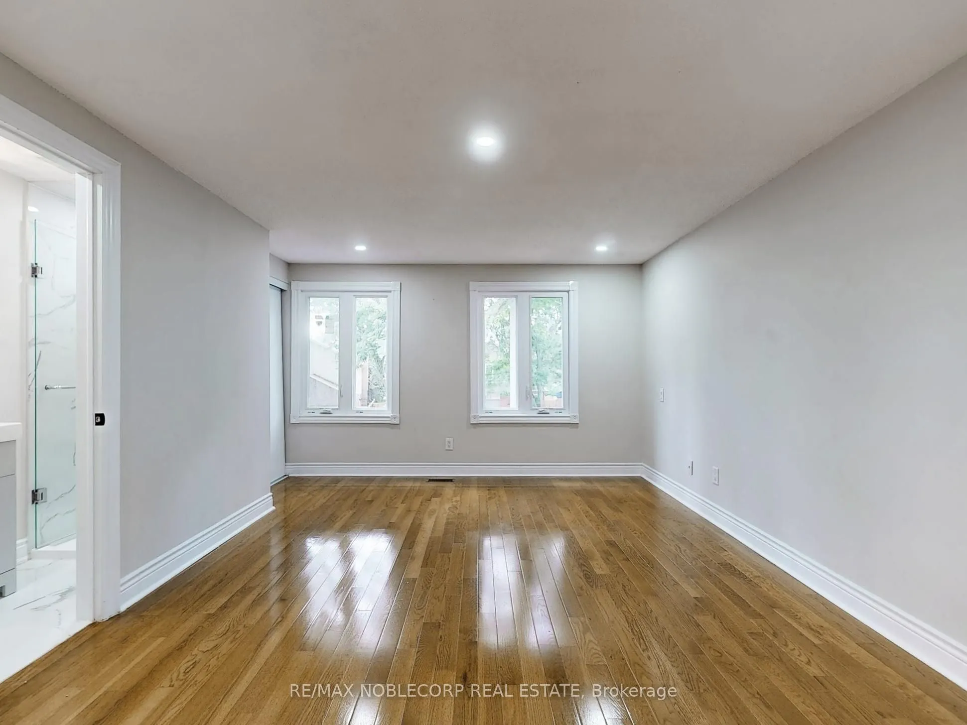 892 Sweetwater Crescent