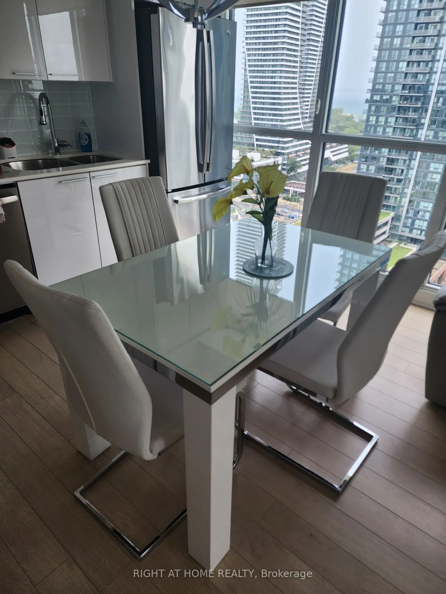 10 Park Lawn Road, #2001