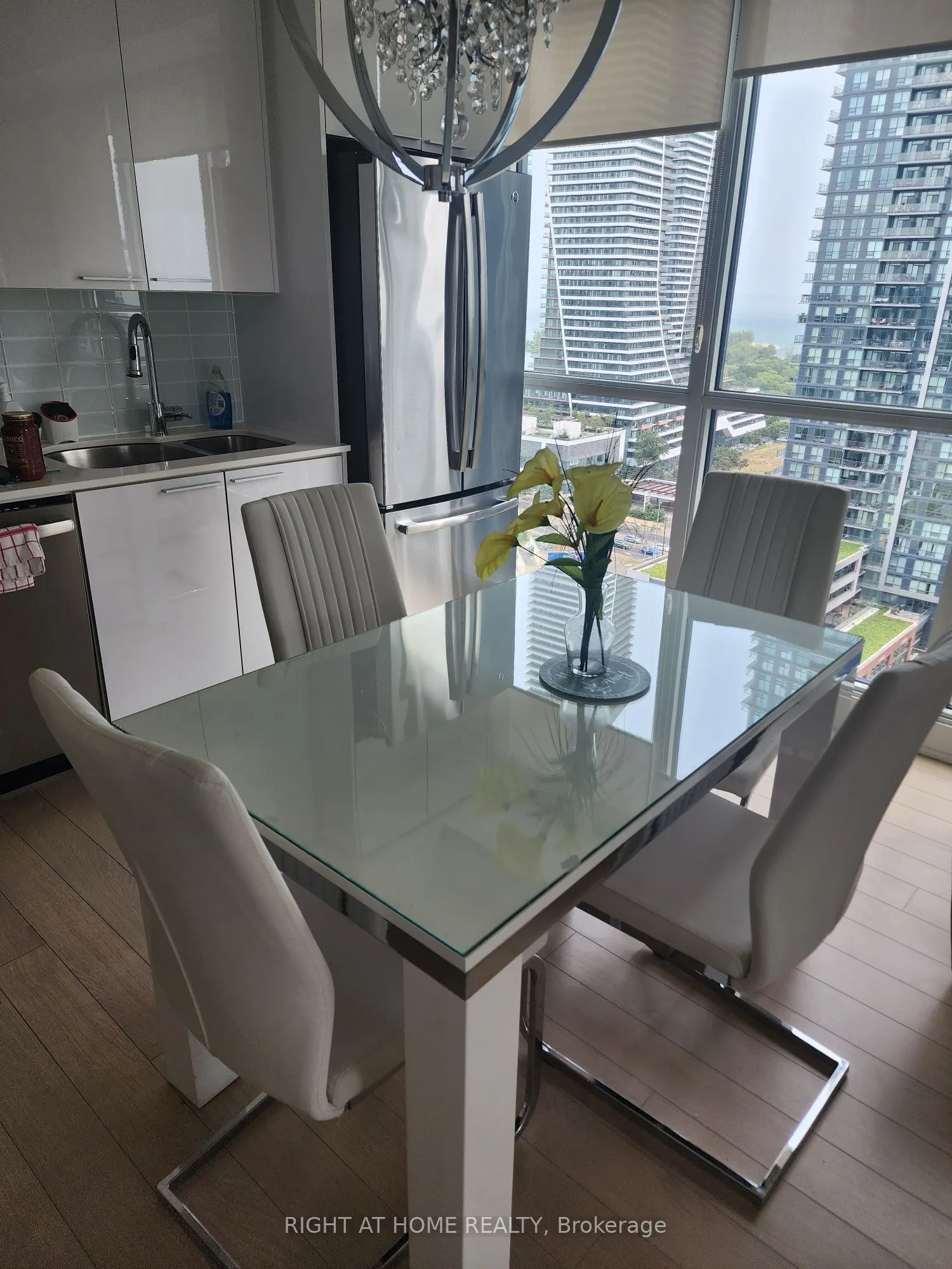 10 Park Lawn Road, #2001