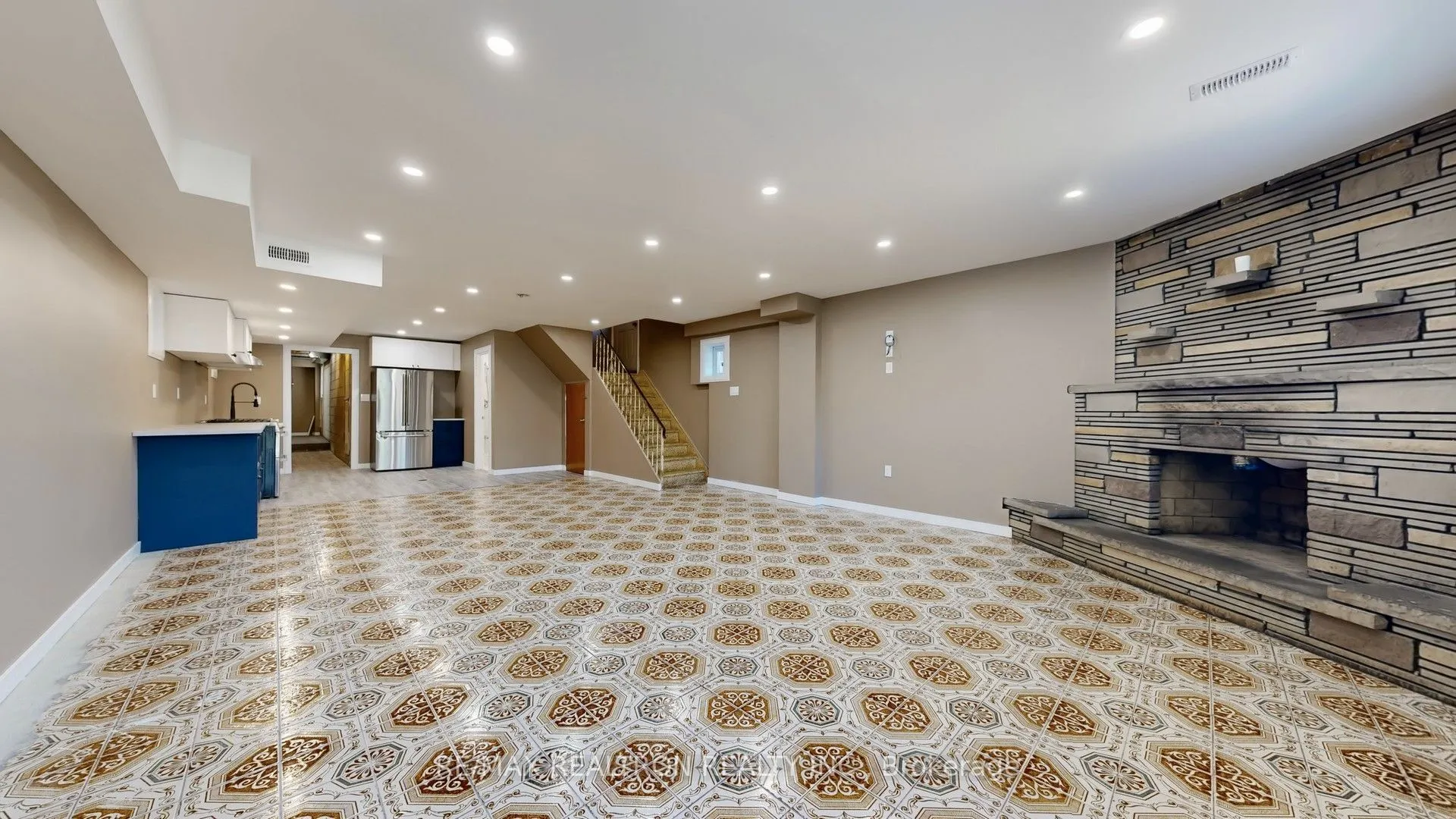 14 Little Boulevard