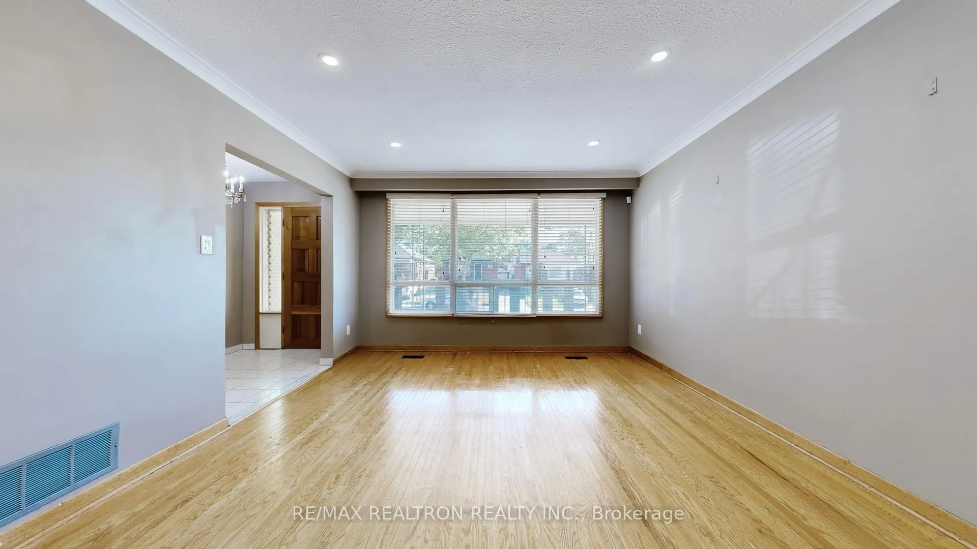 14 Little Boulevard