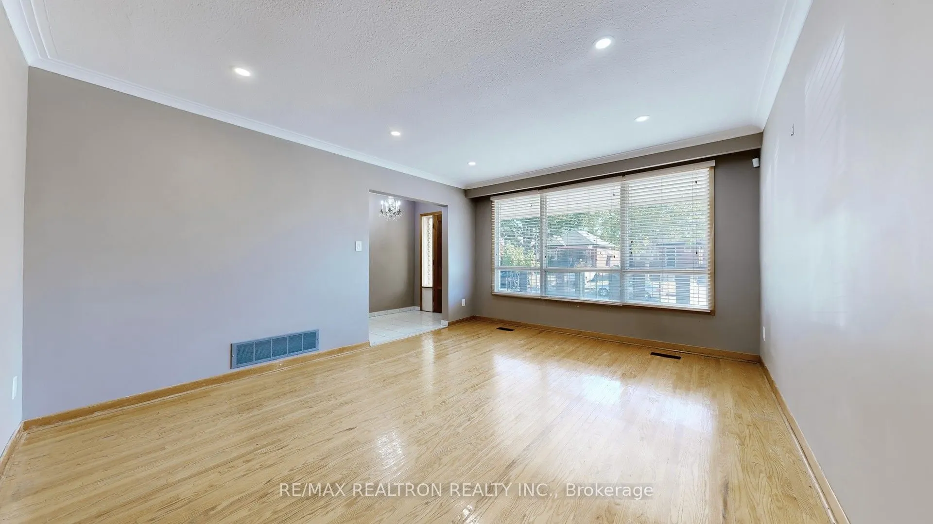 14 Little Boulevard