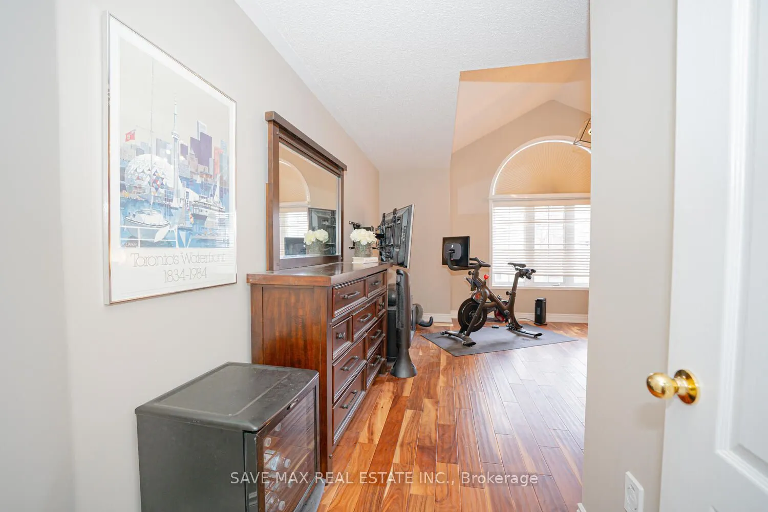 82 Belmont Boulevard