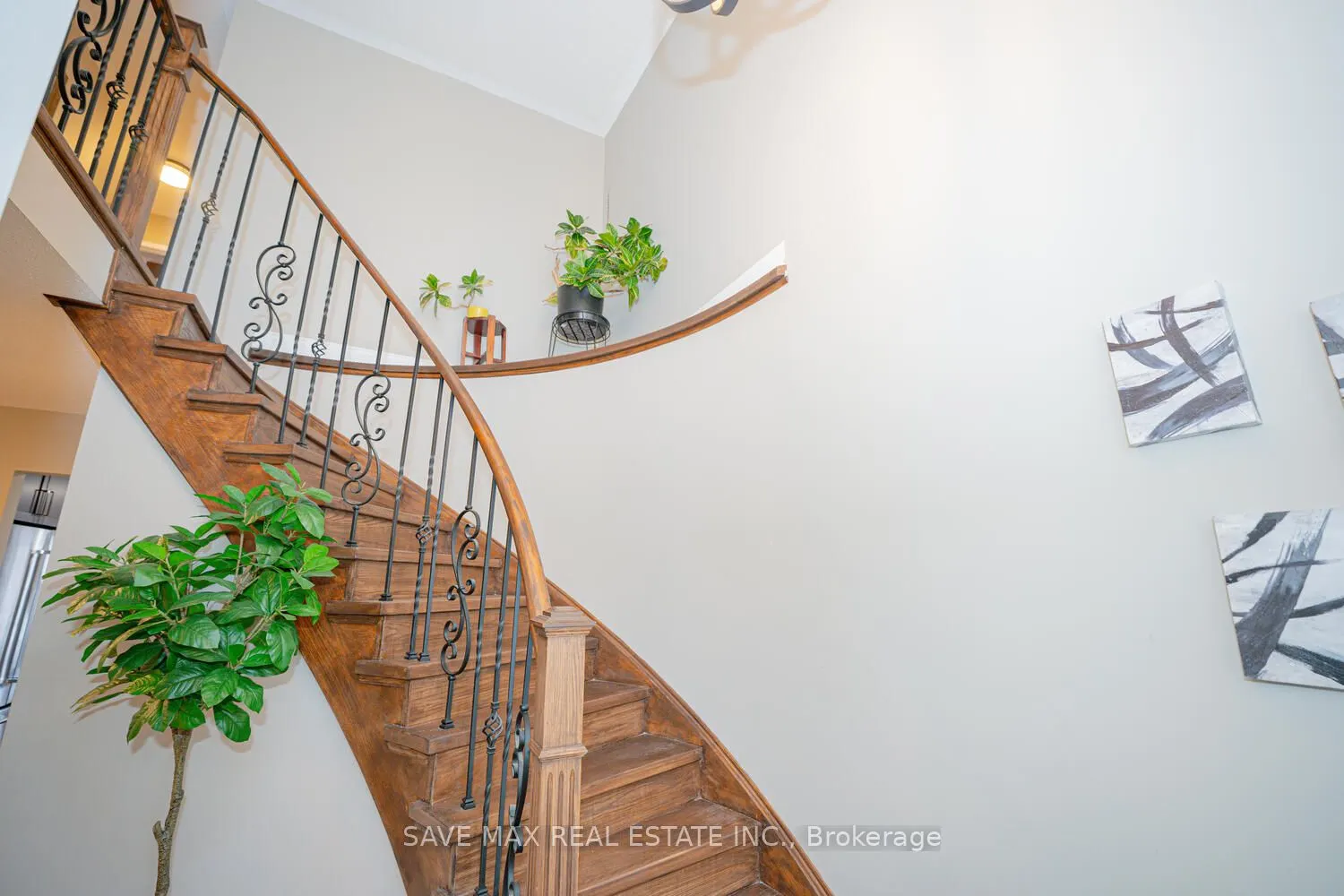 82 Belmont Boulevard