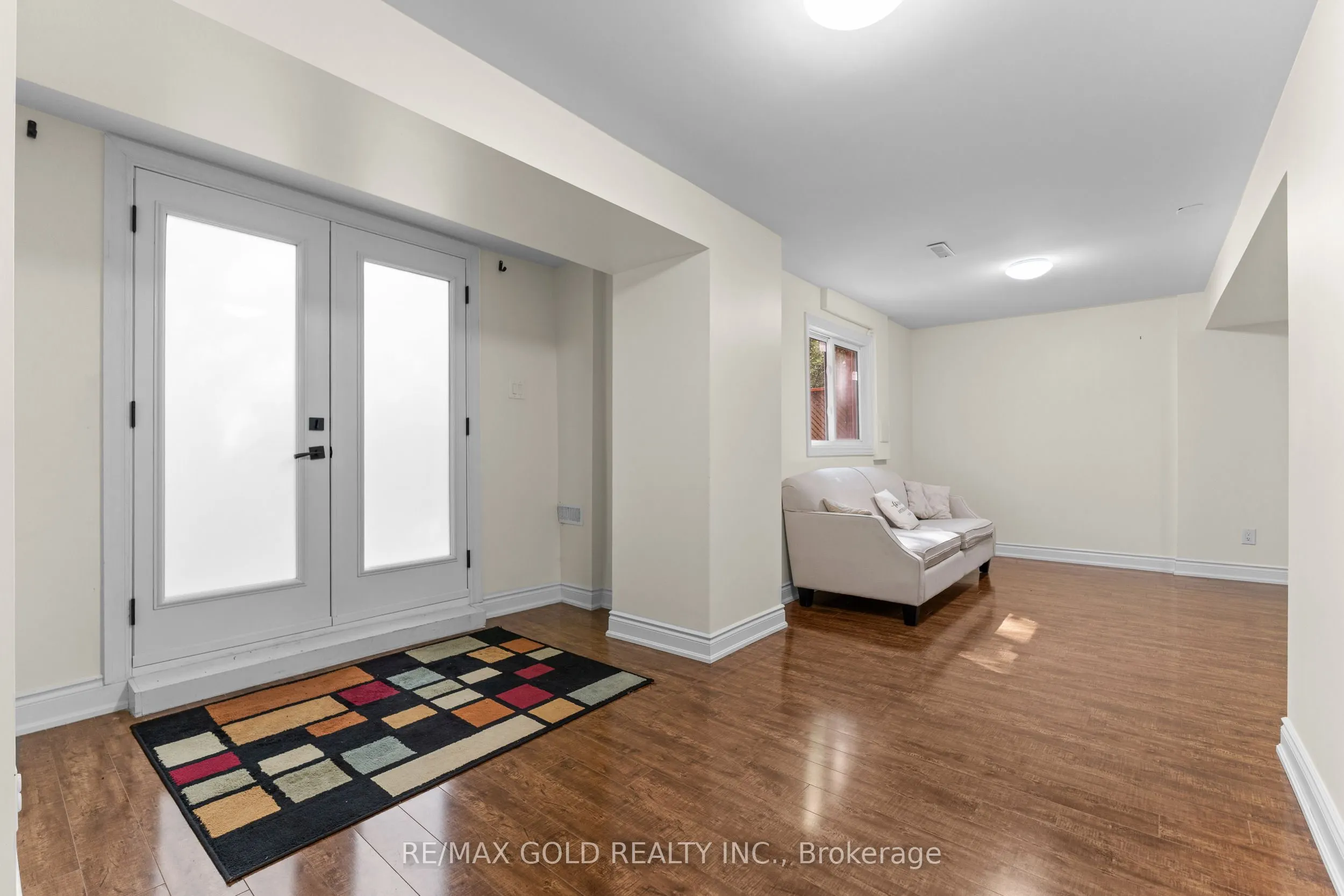 66 Barr Crescent