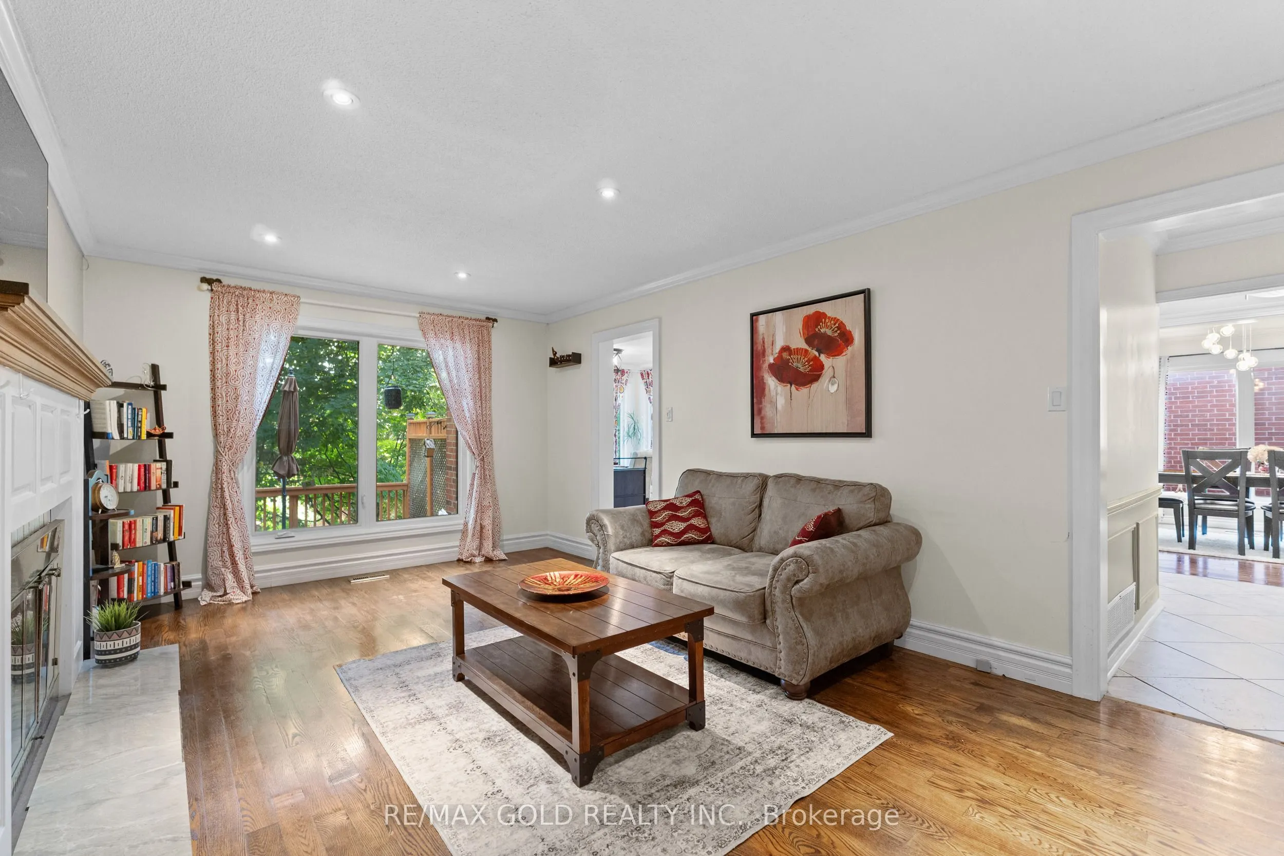 66 Barr Crescent