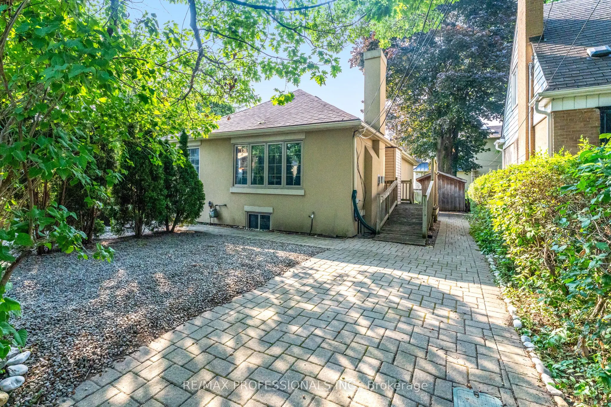 34 Monkton Avenue
