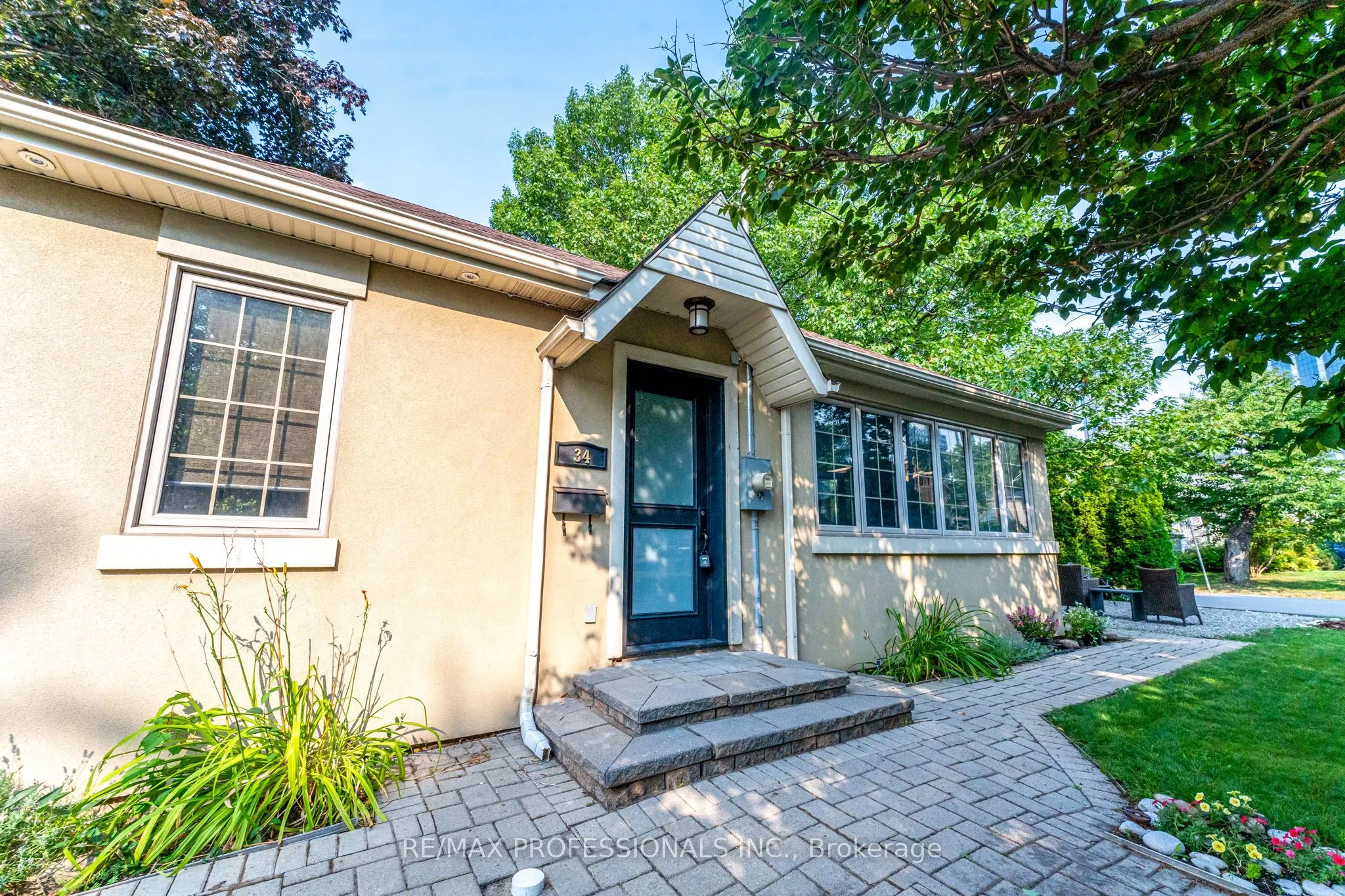 34 Monkton Avenue