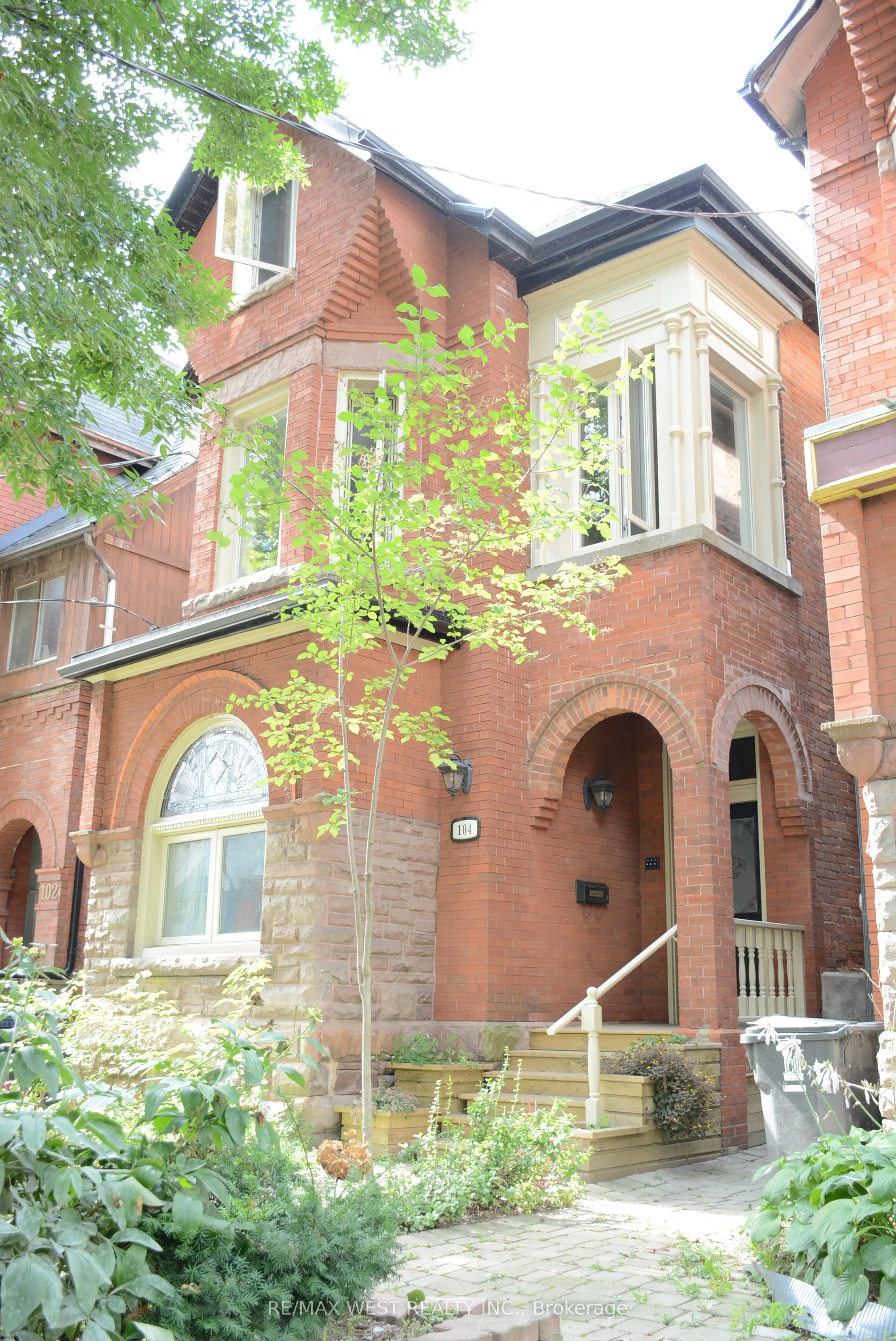 104 Cowan Avenue, ##2