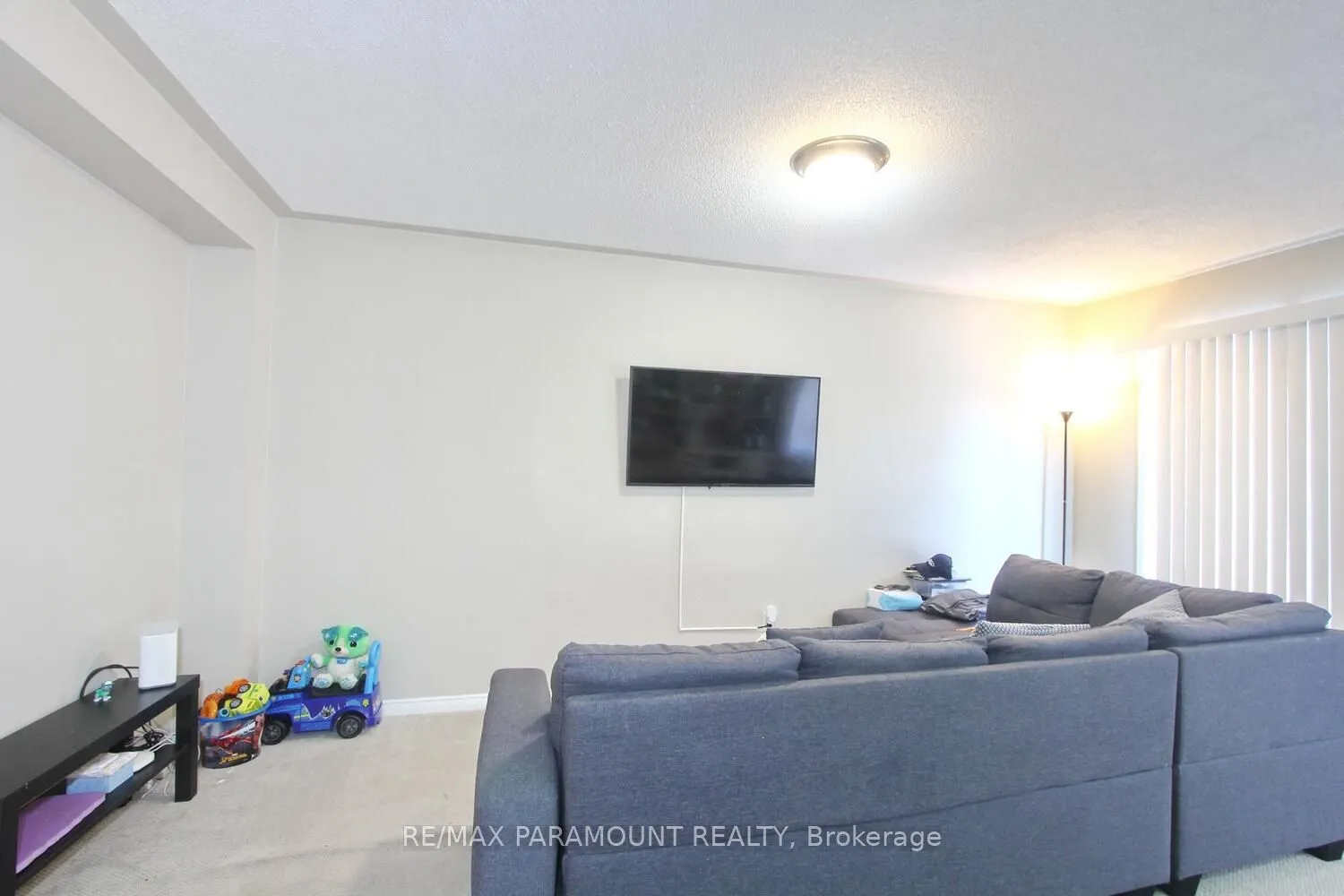 111 Sandyshores Drive W