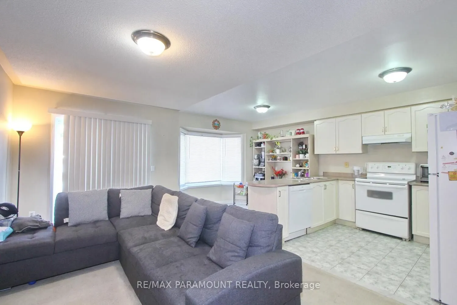 111 Sandyshores Drive W