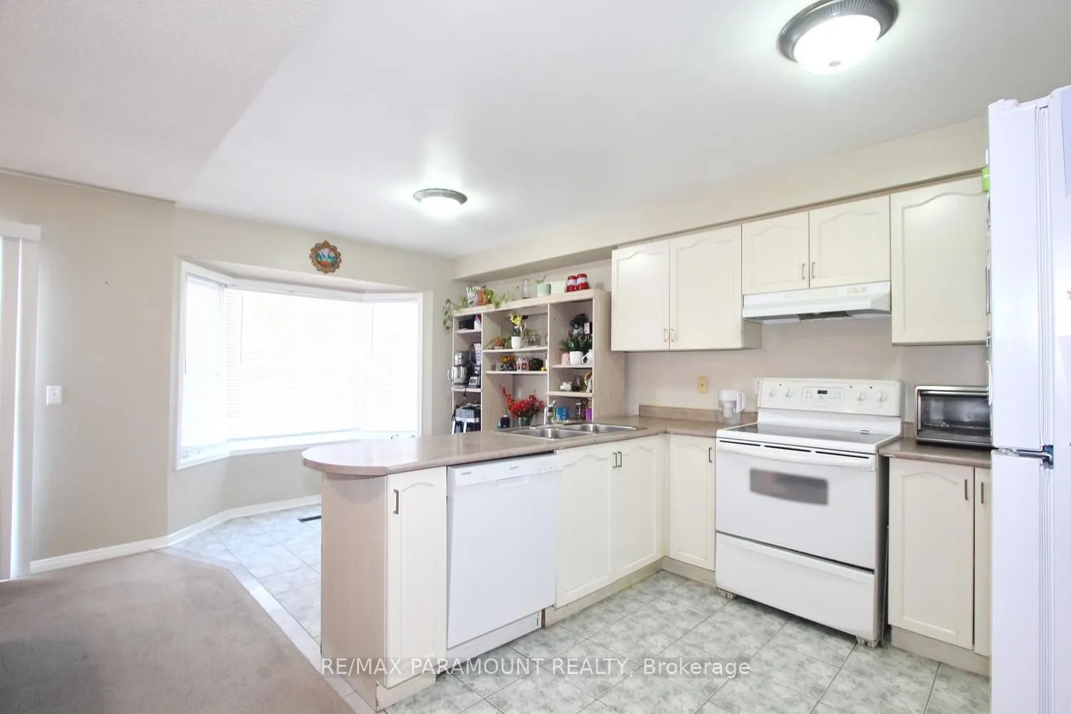 111 Sandyshores Drive W