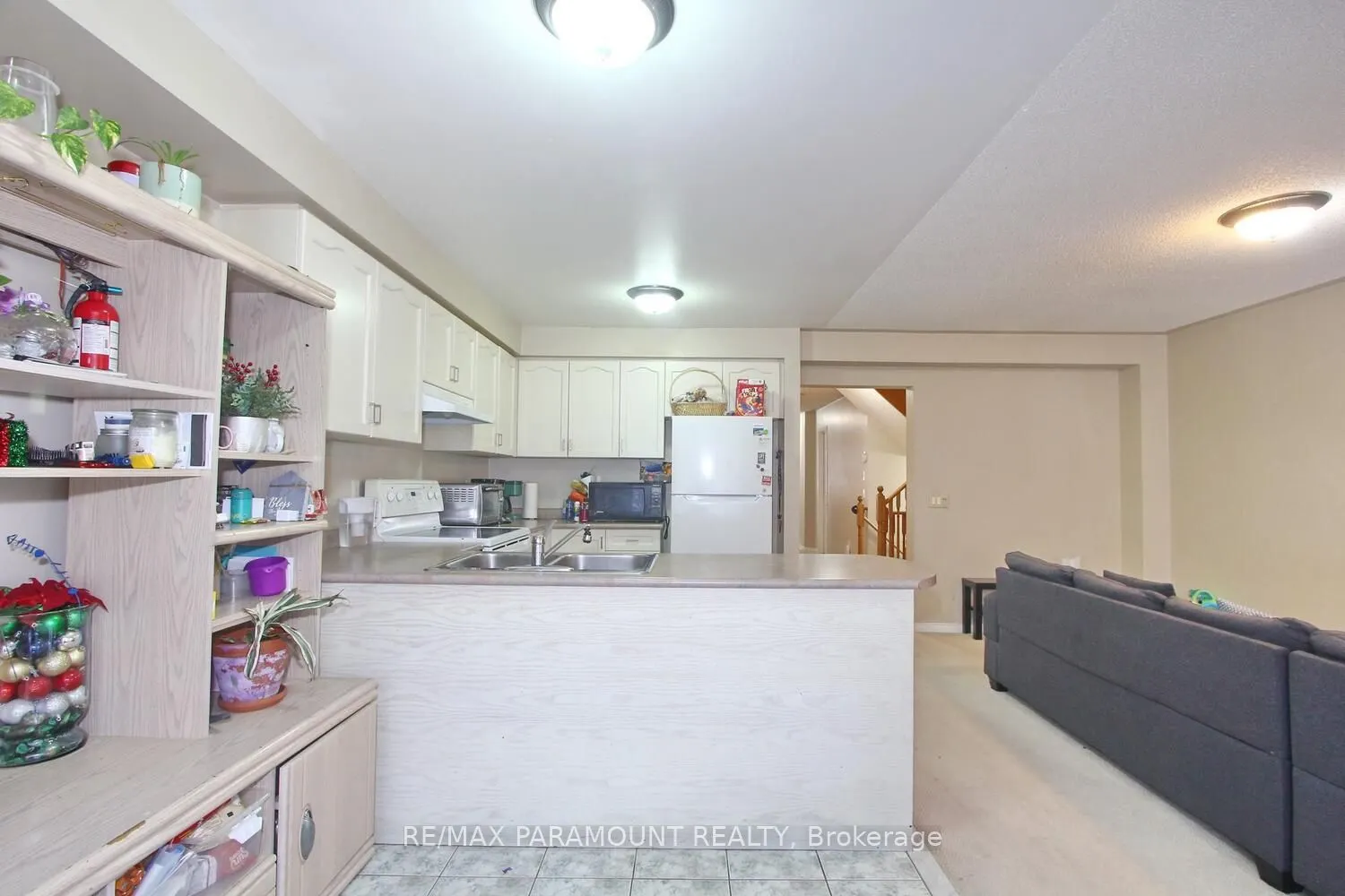 111 Sandyshores Drive W