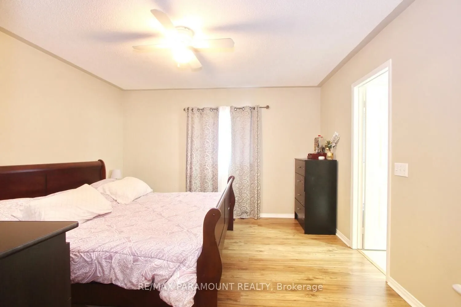 111 Sandyshores Drive W