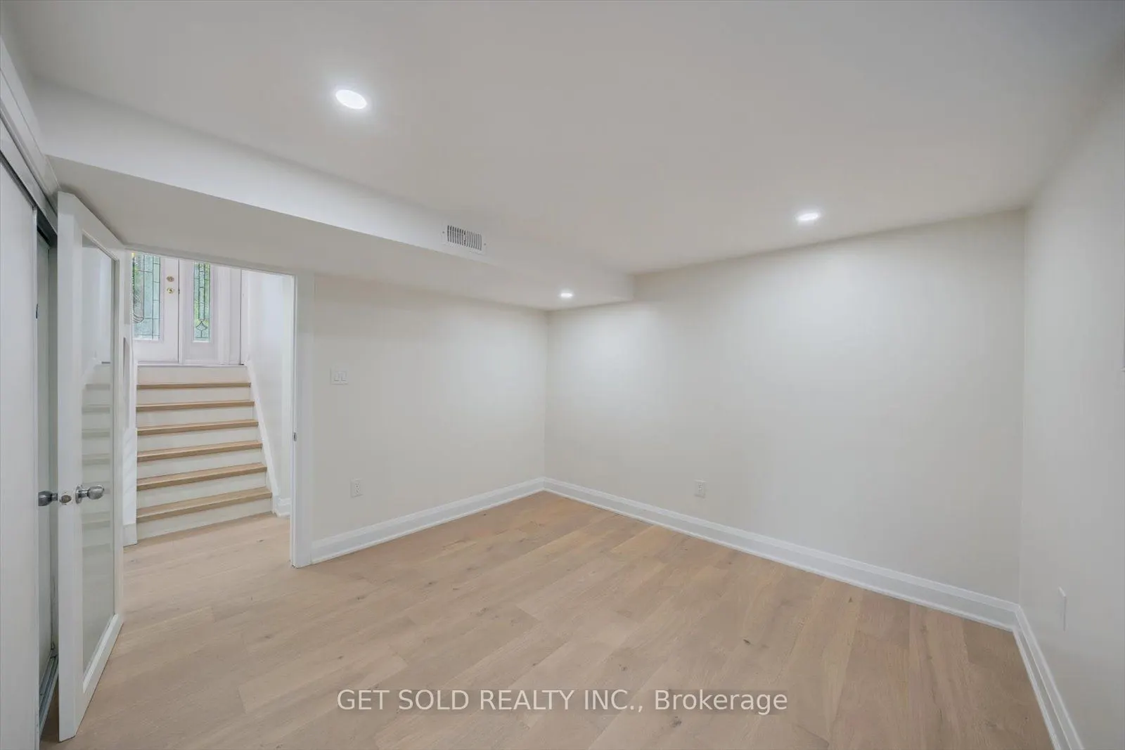 521 Grand Boulevard