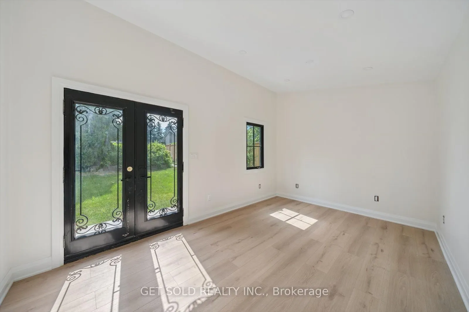 521 Grand Boulevard