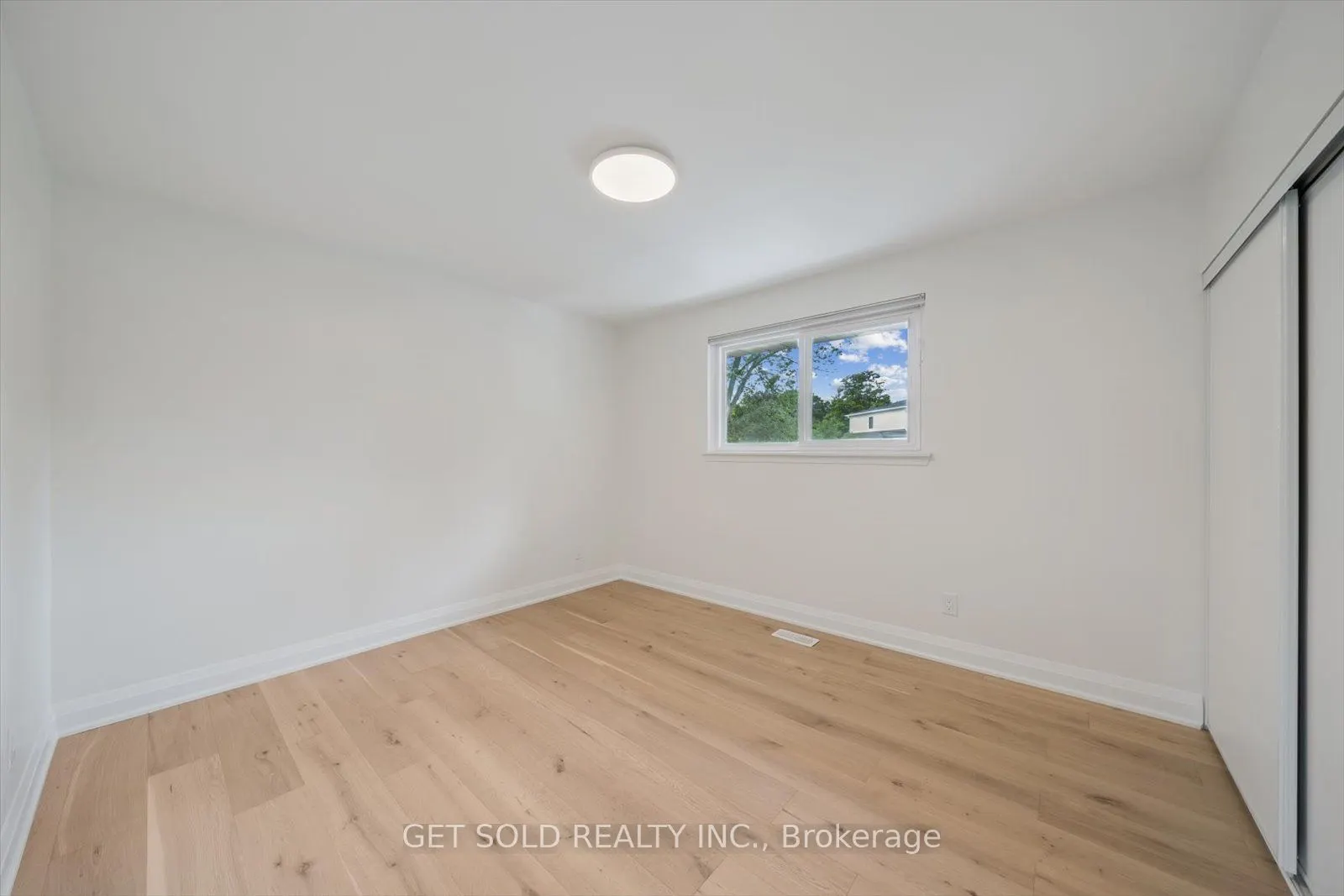 521 Grand Boulevard