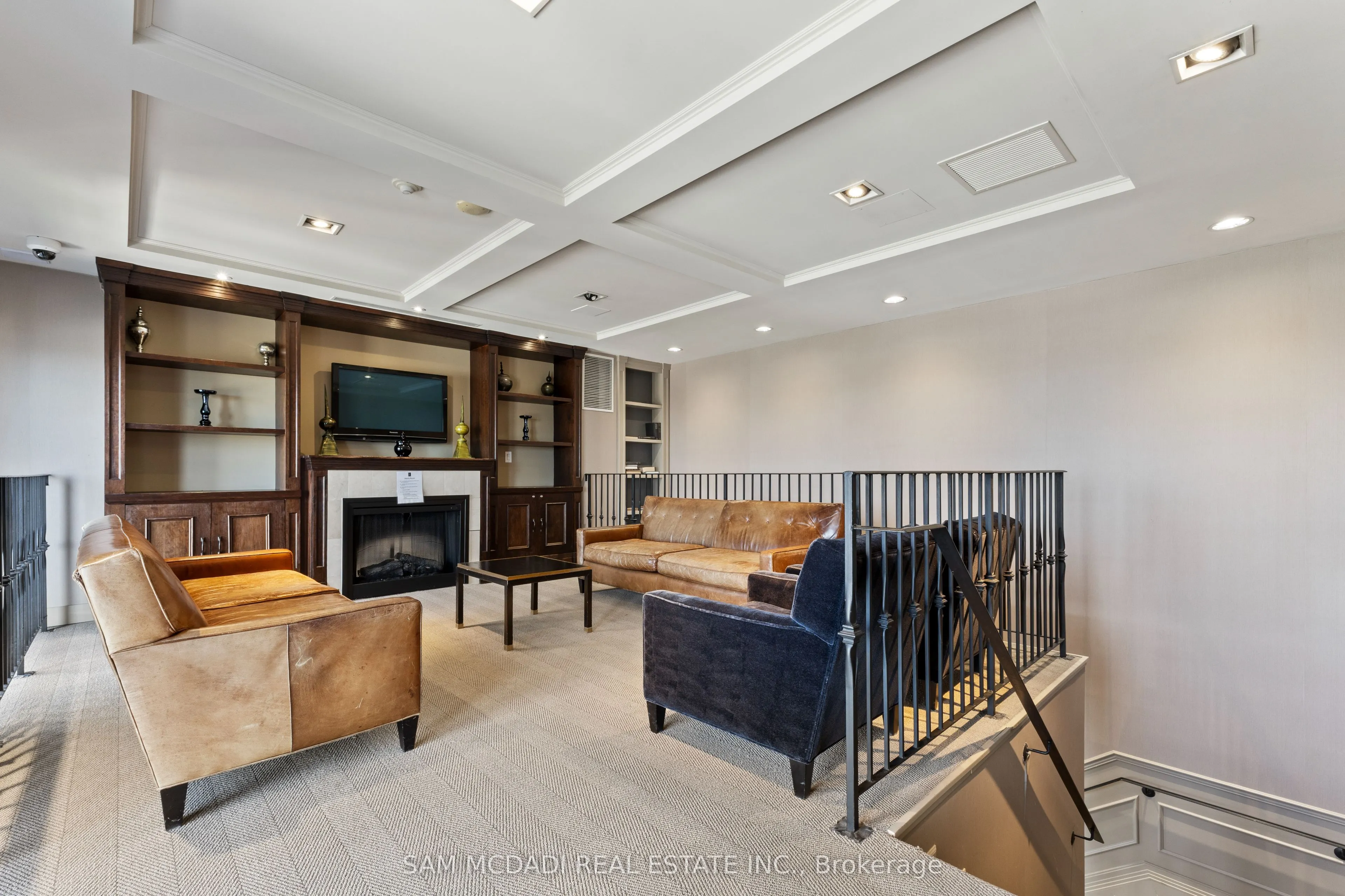 388 Prince Of Wales Drive, #2404