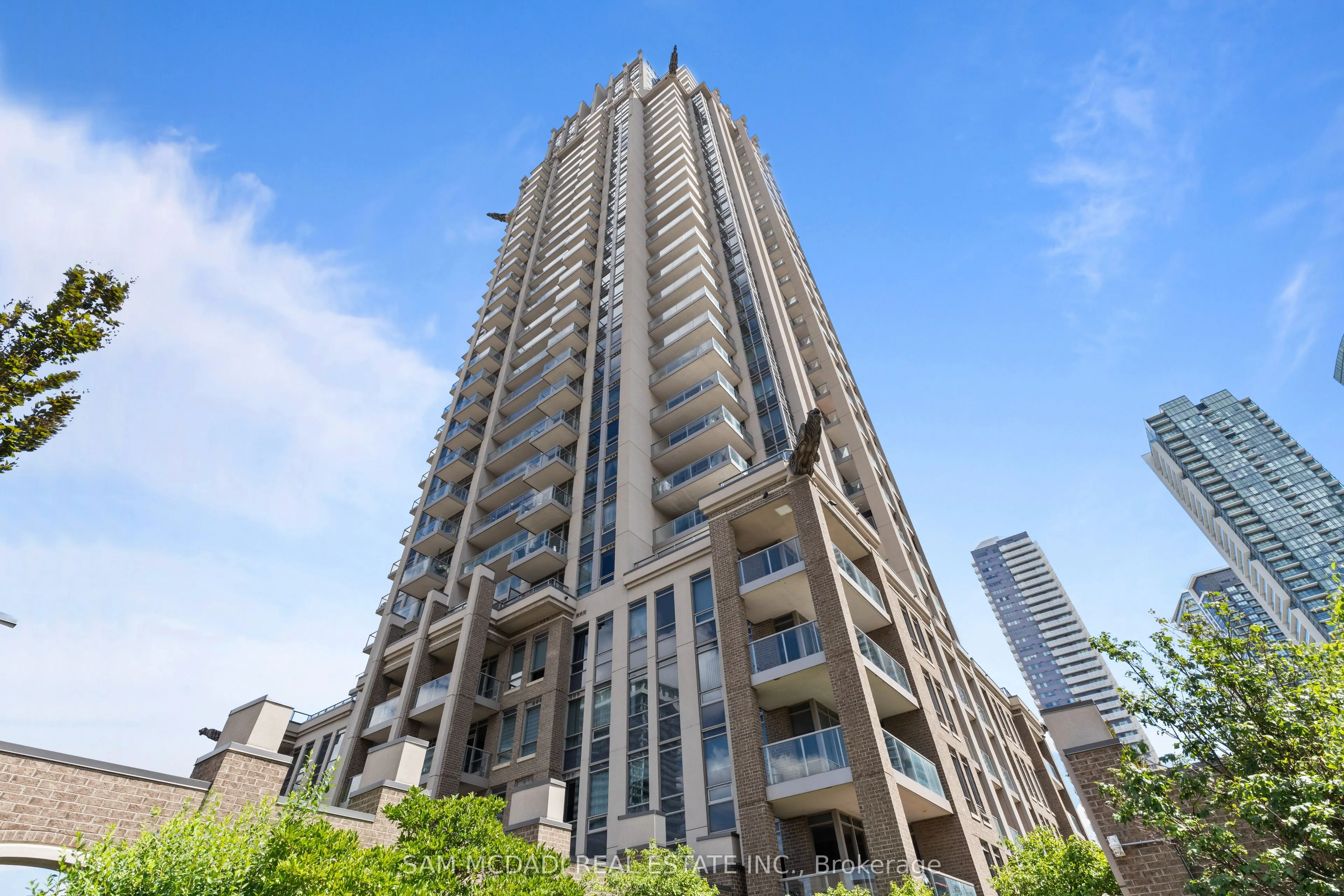 388 Prince Of Wales Drive, #2404
