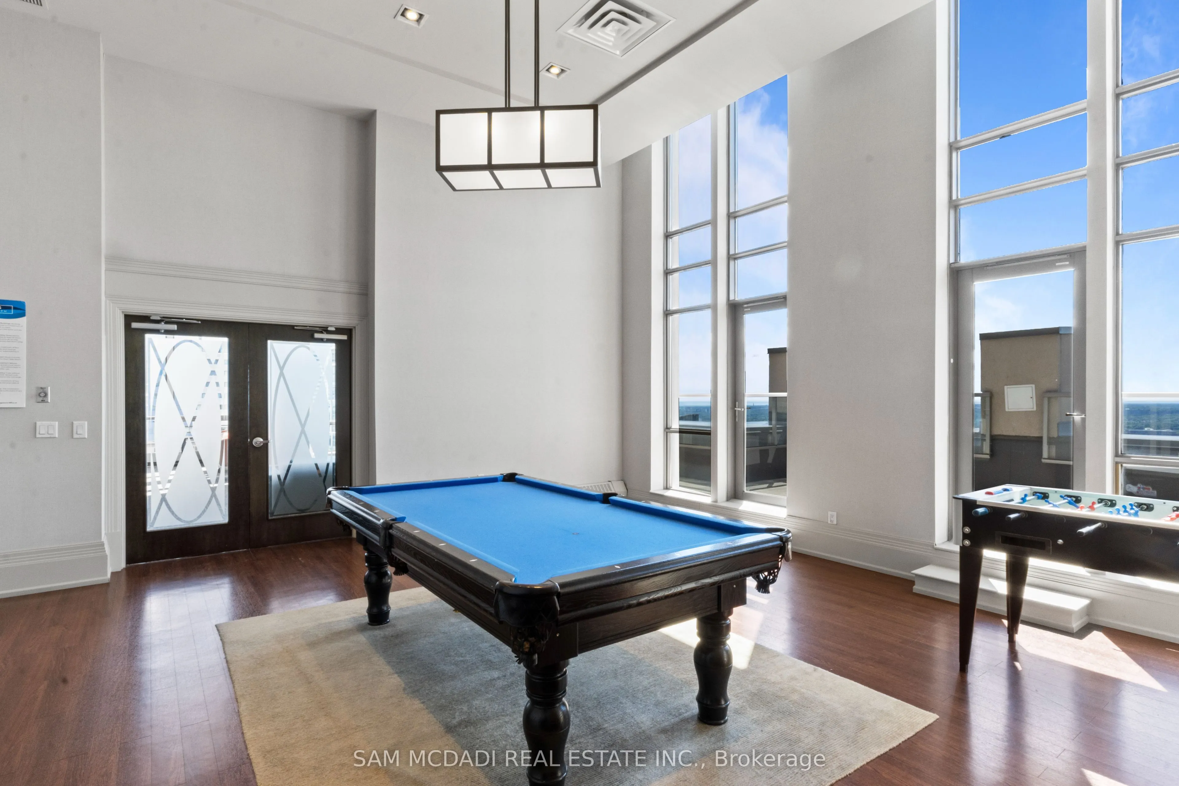 388 Prince Of Wales Drive, #2404