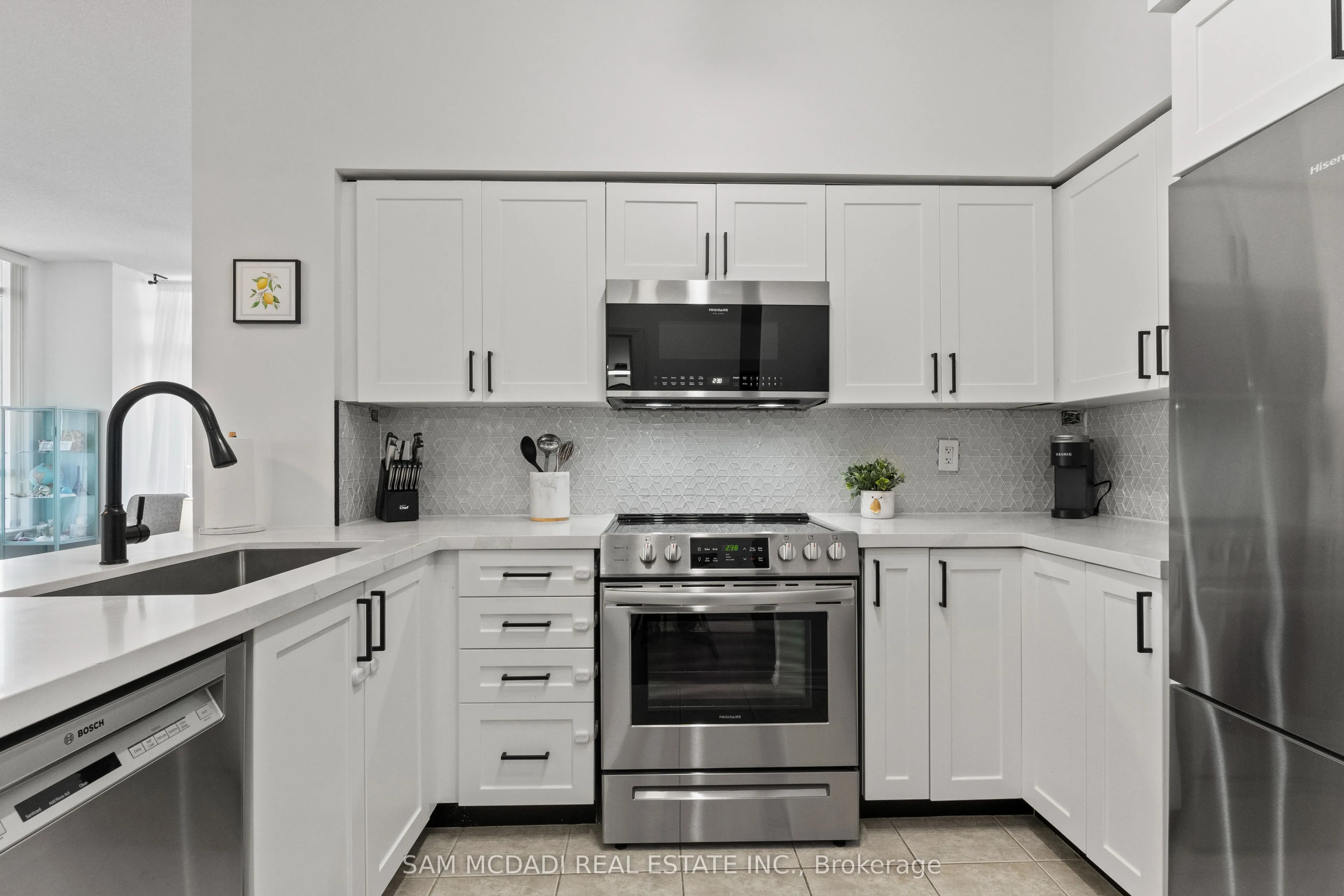 388 Prince Of Wales Drive, #2404