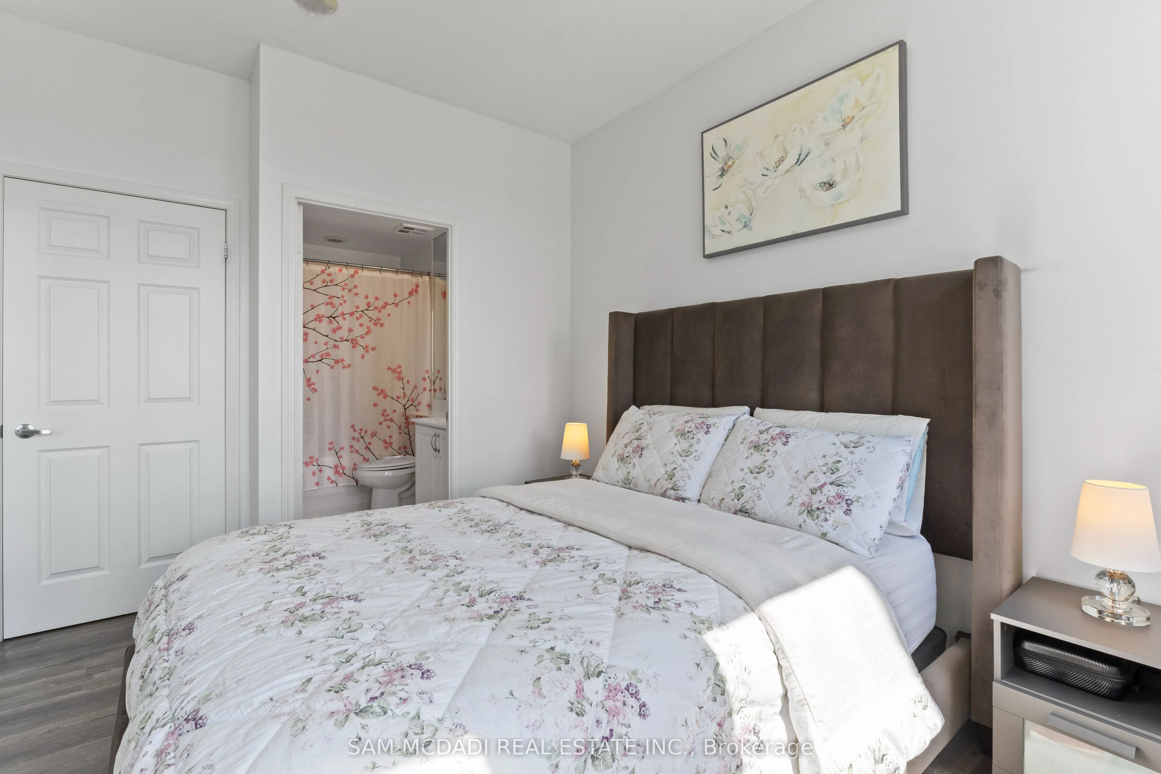 388 Prince Of Wales Drive, #2404