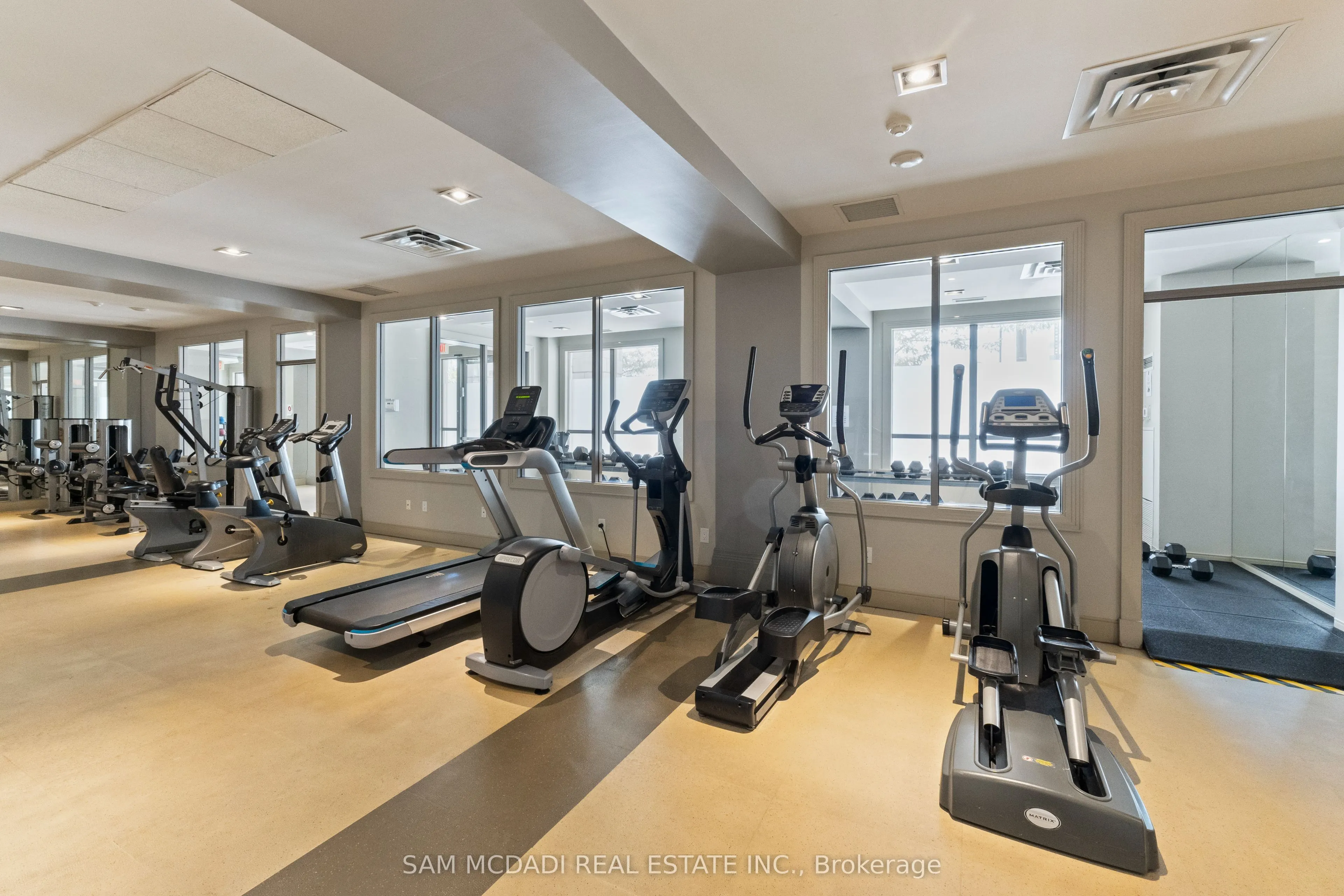 388 Prince Of Wales Drive, #2404