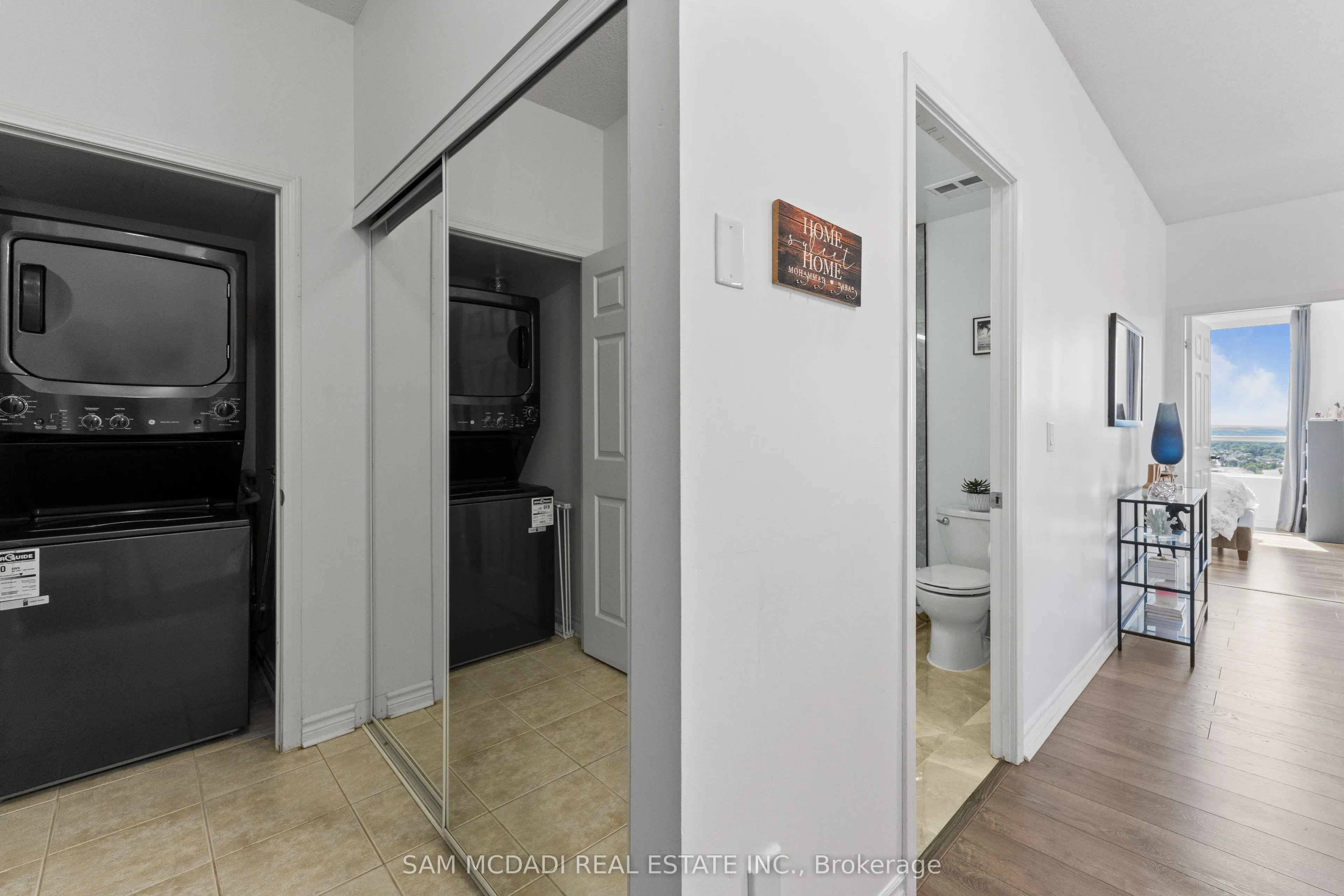 388 Prince Of Wales Drive, #2404