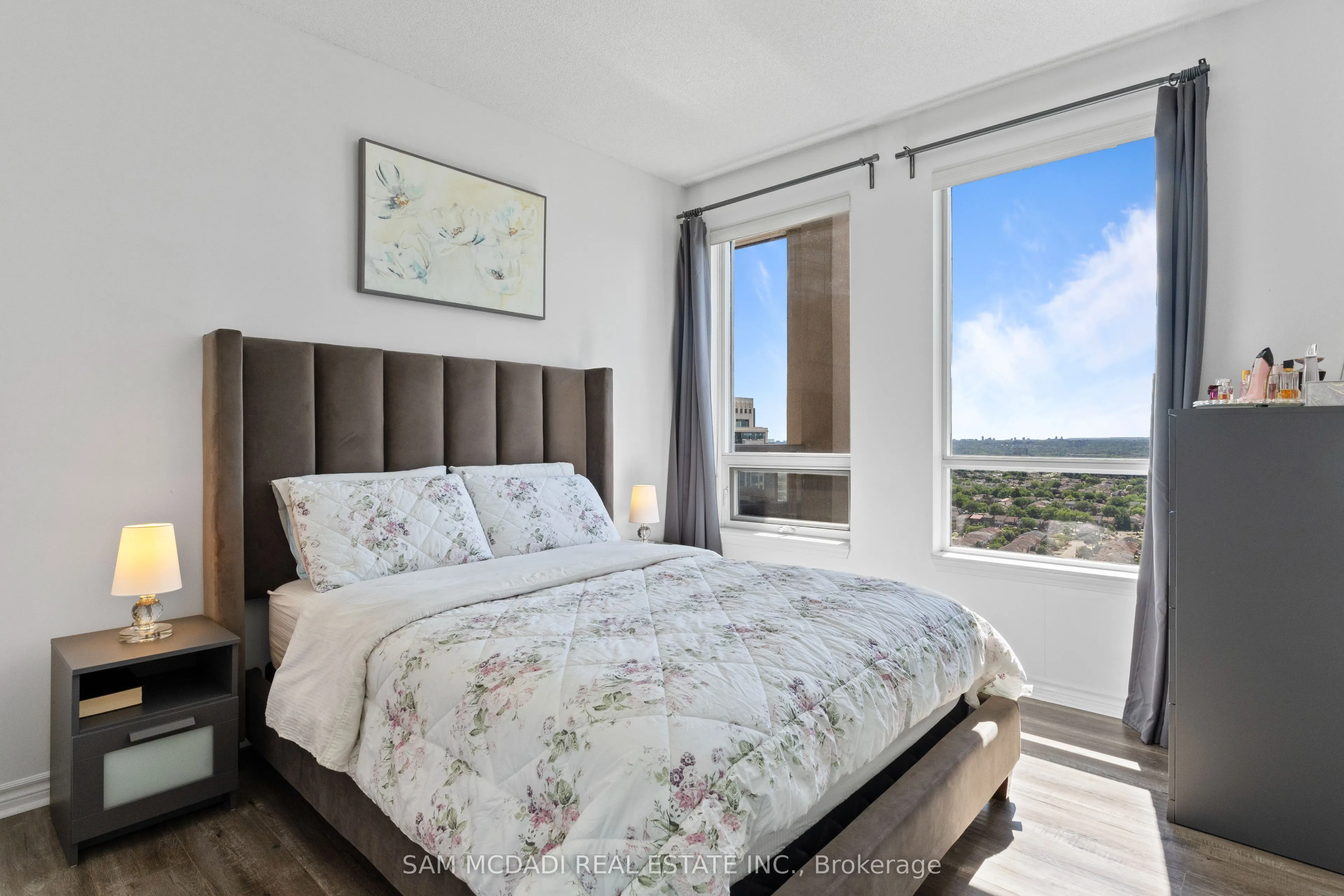 388 Prince Of Wales Drive, #2404
