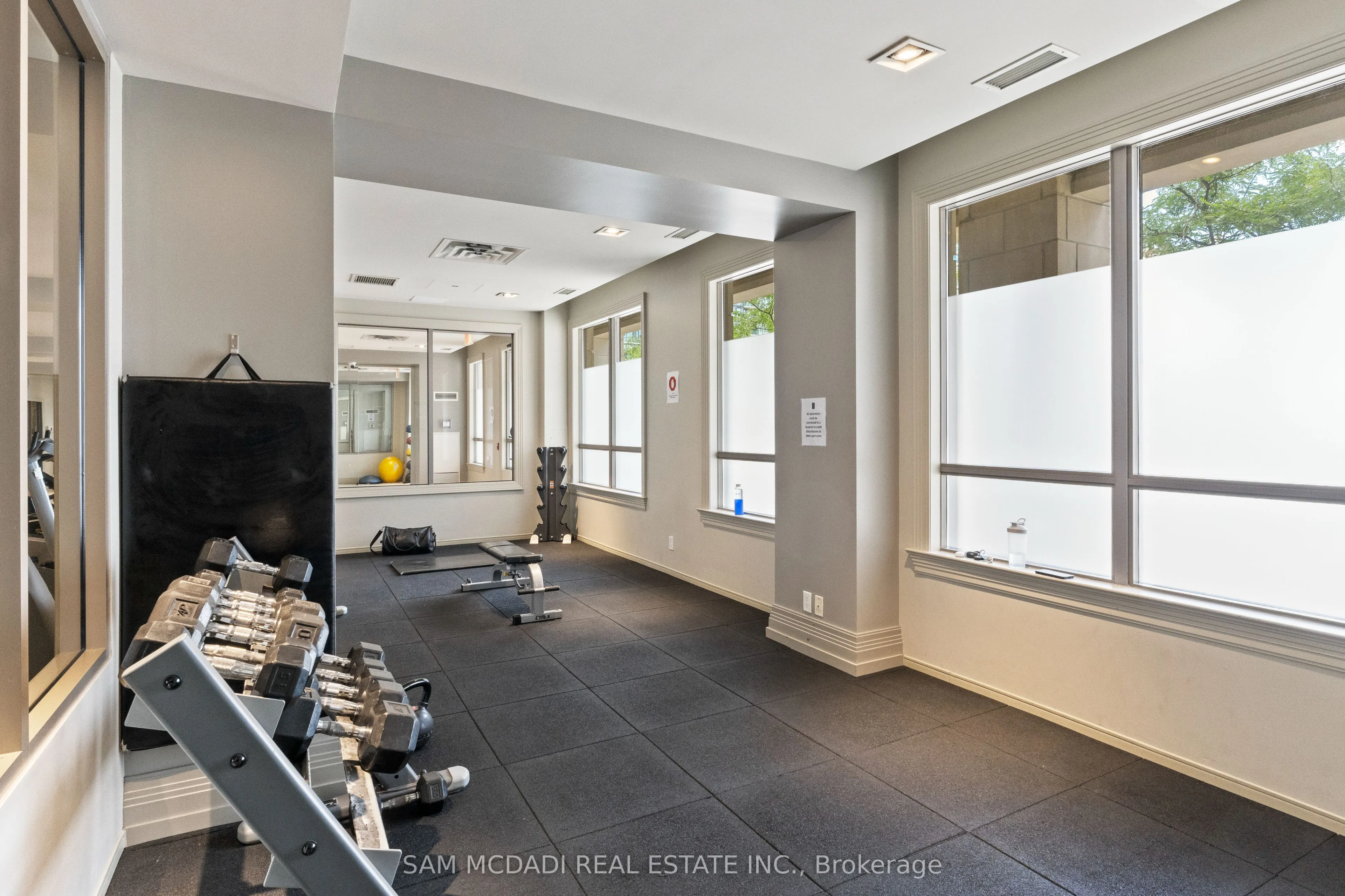 388 Prince Of Wales Drive, #2404