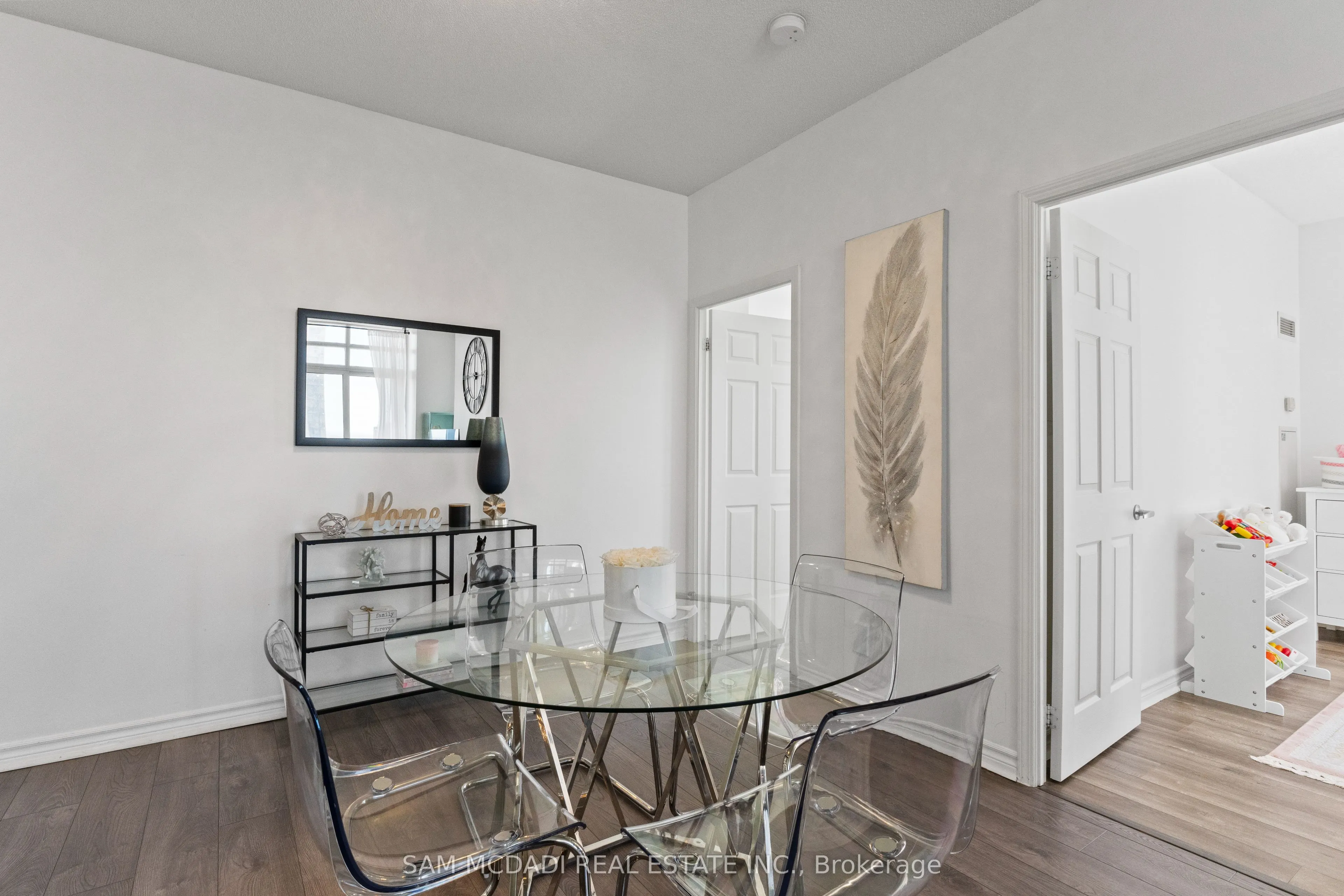 388 Prince Of Wales Drive, #2404