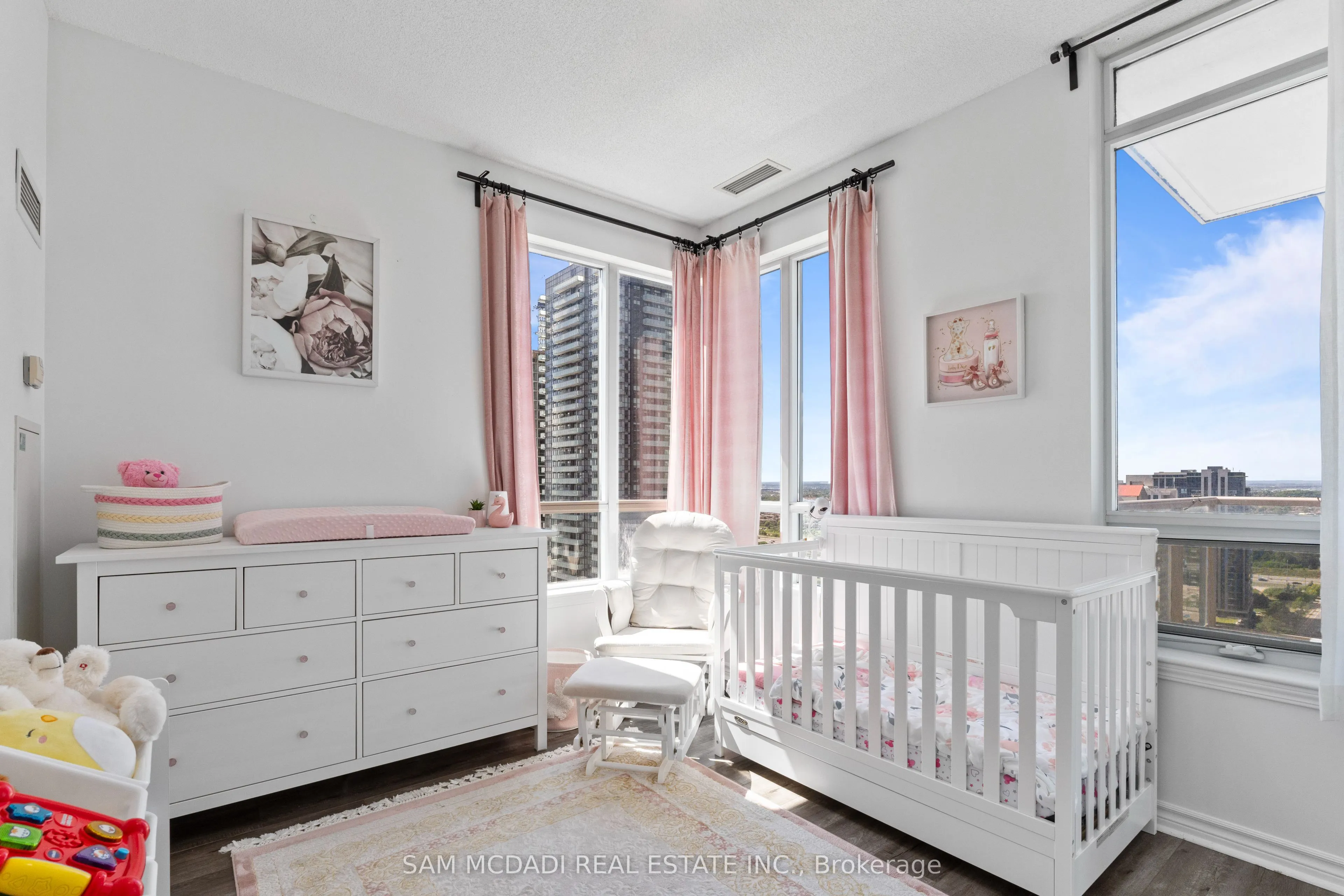 388 Prince Of Wales Drive, #2404