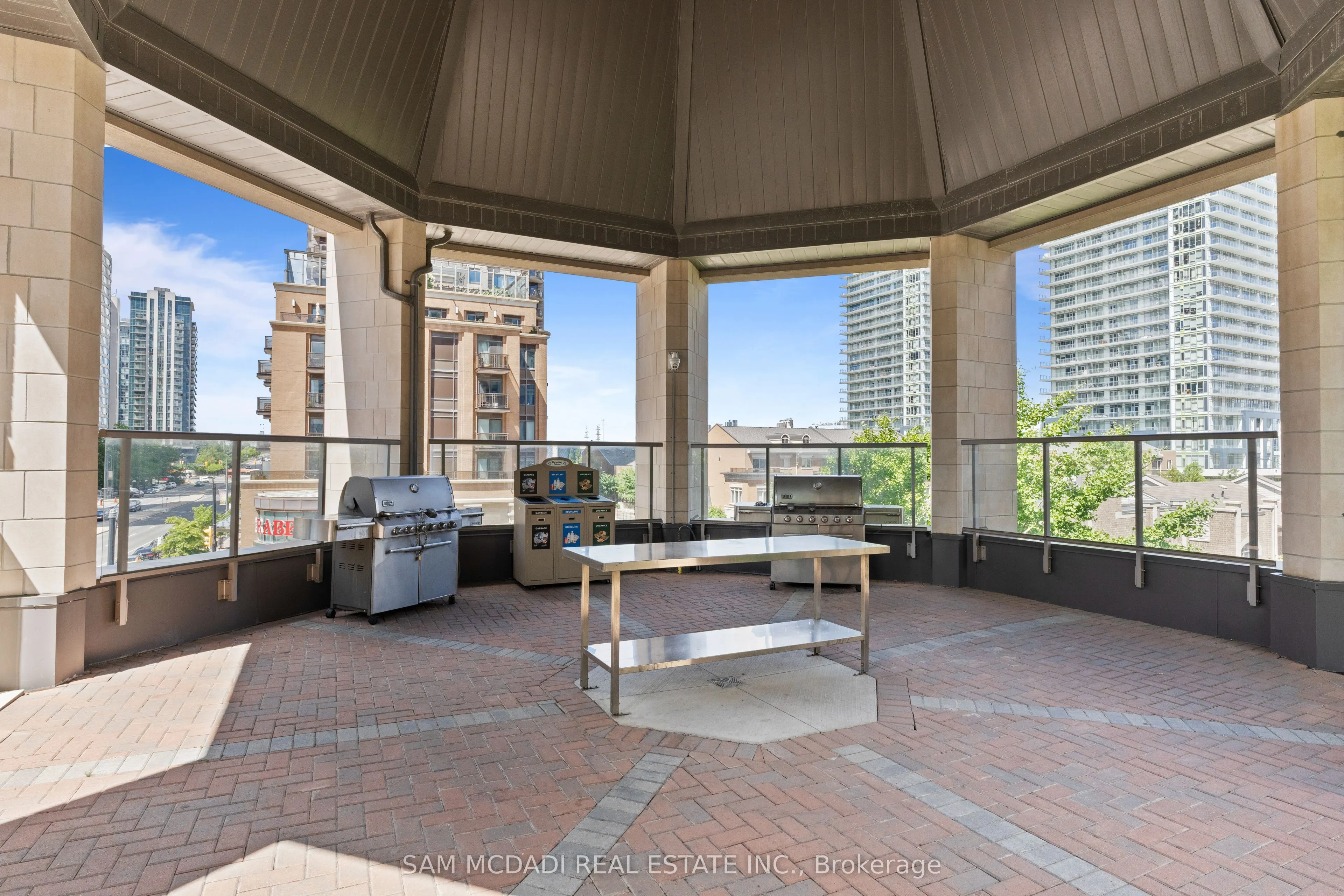 388 Prince Of Wales Drive, #2404