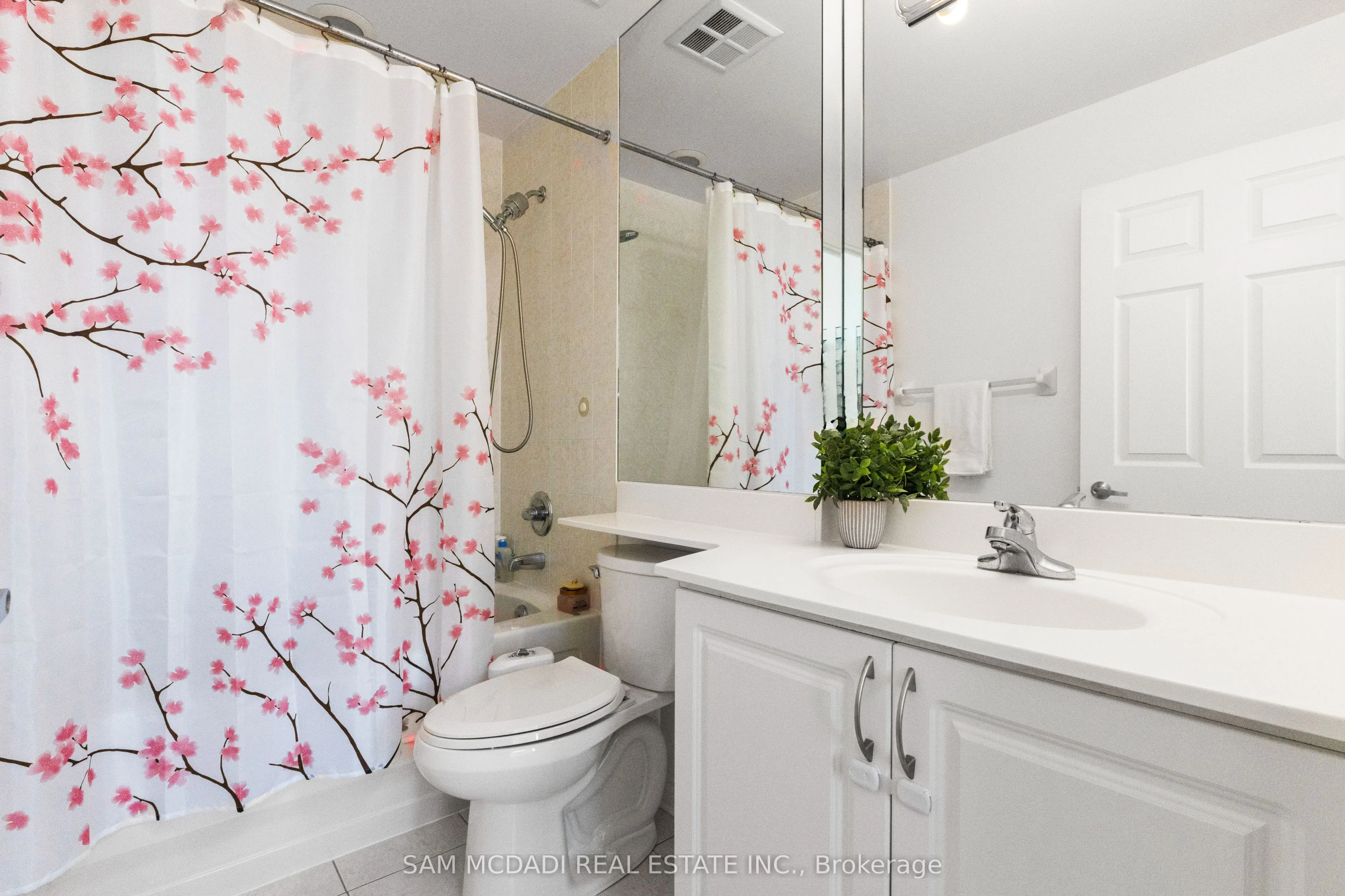 388 Prince Of Wales Drive, #2404
