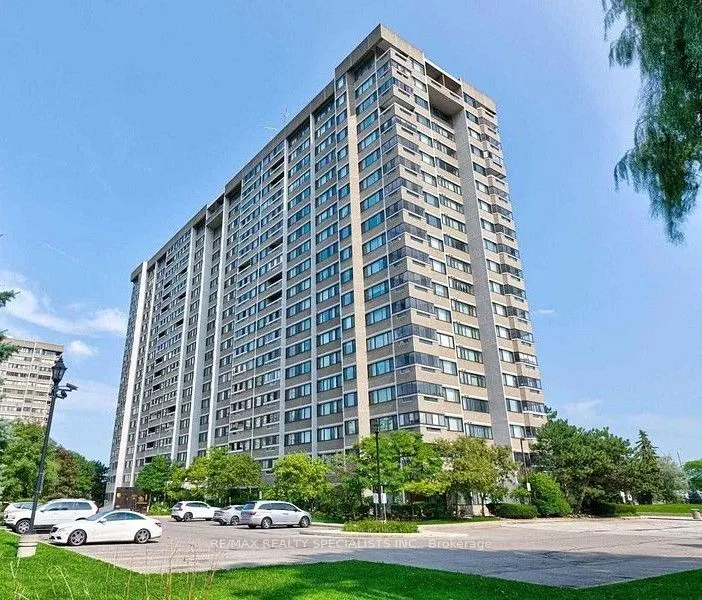 50 Elm Drive E, #203