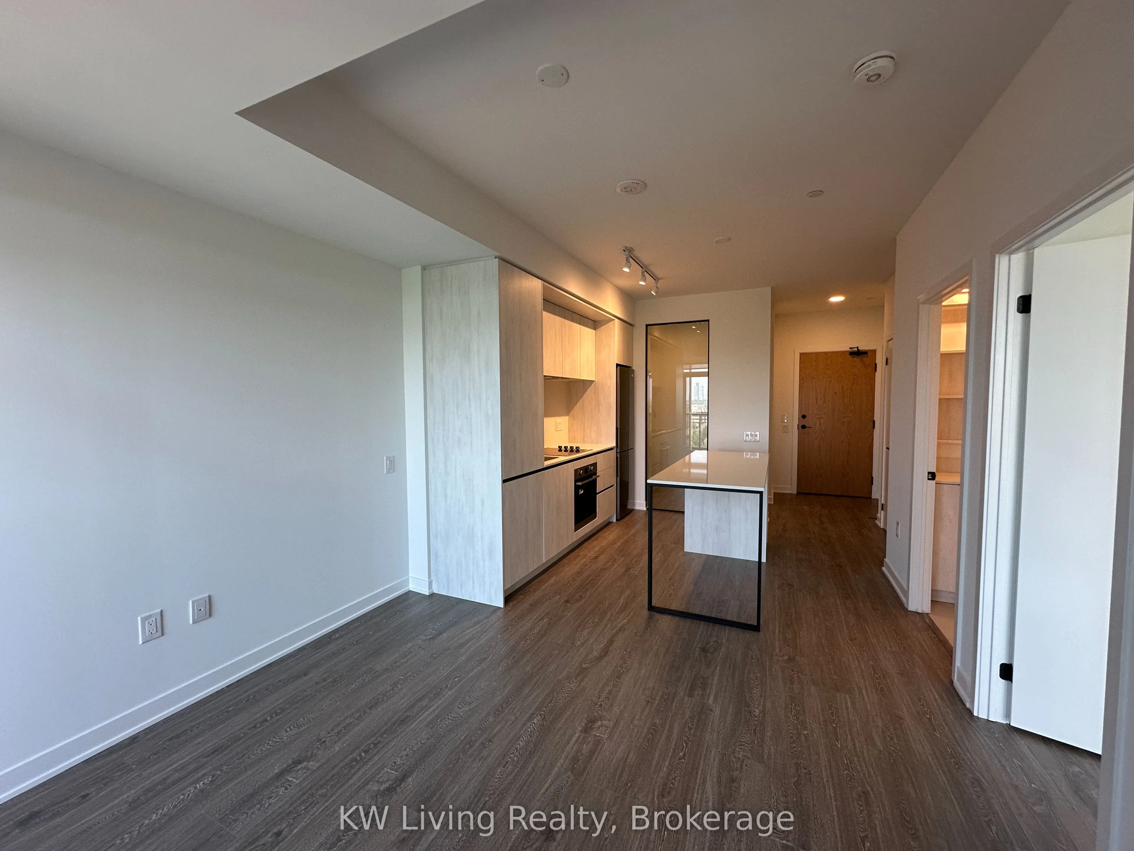 2495 Eglinton Avenue W, #703