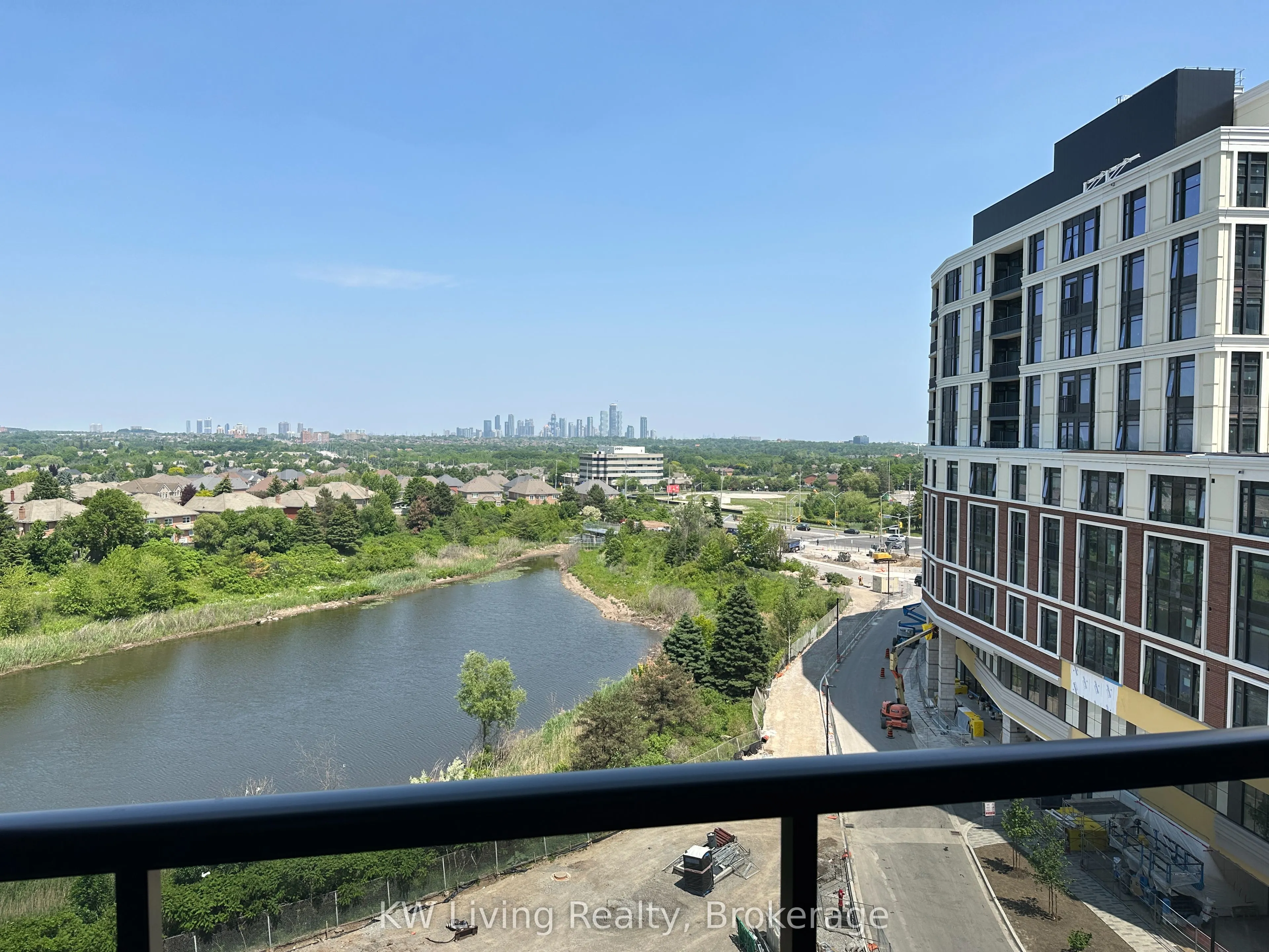 2495 Eglinton Avenue W, #703