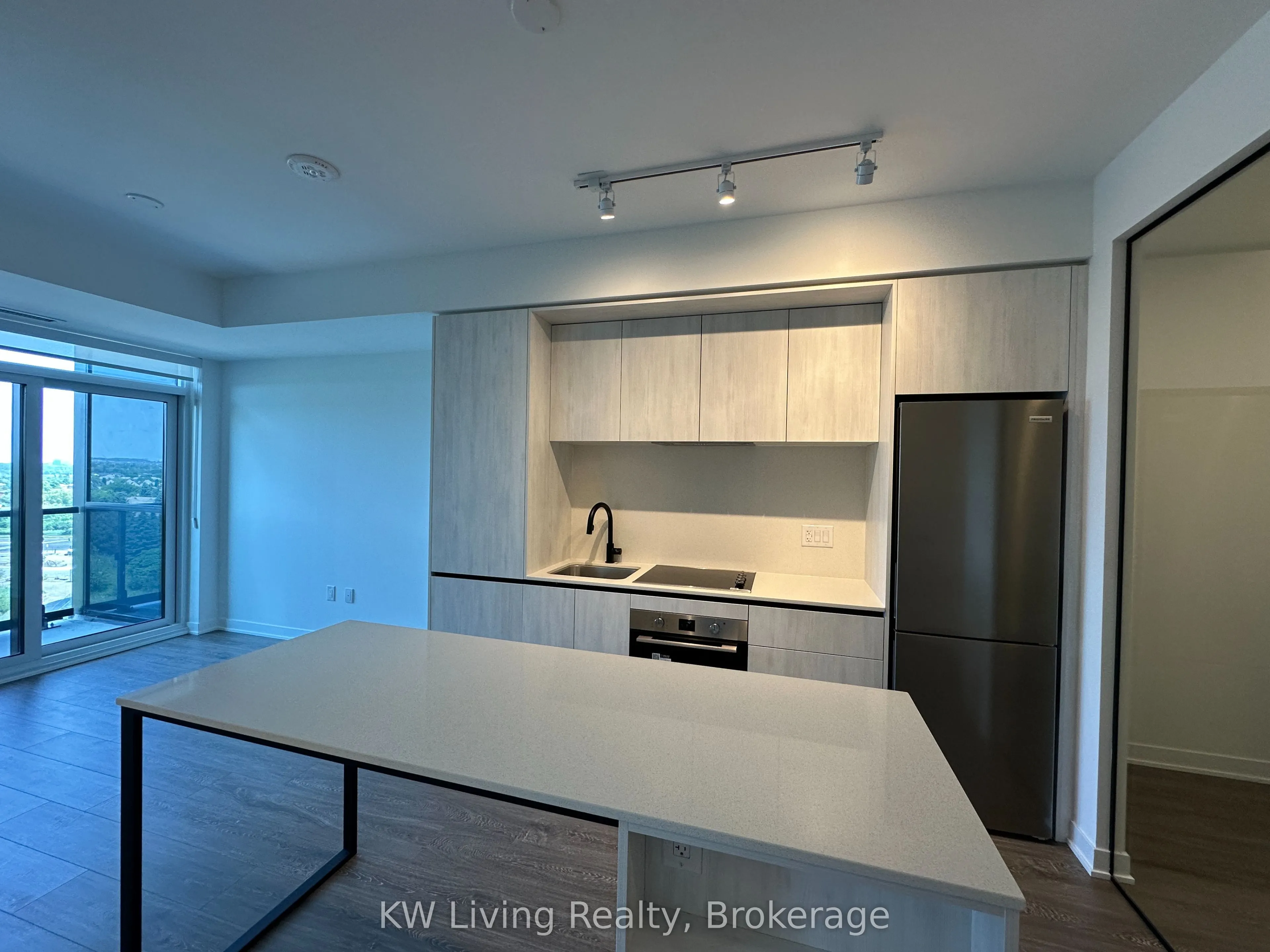 2495 Eglinton Avenue W, #703